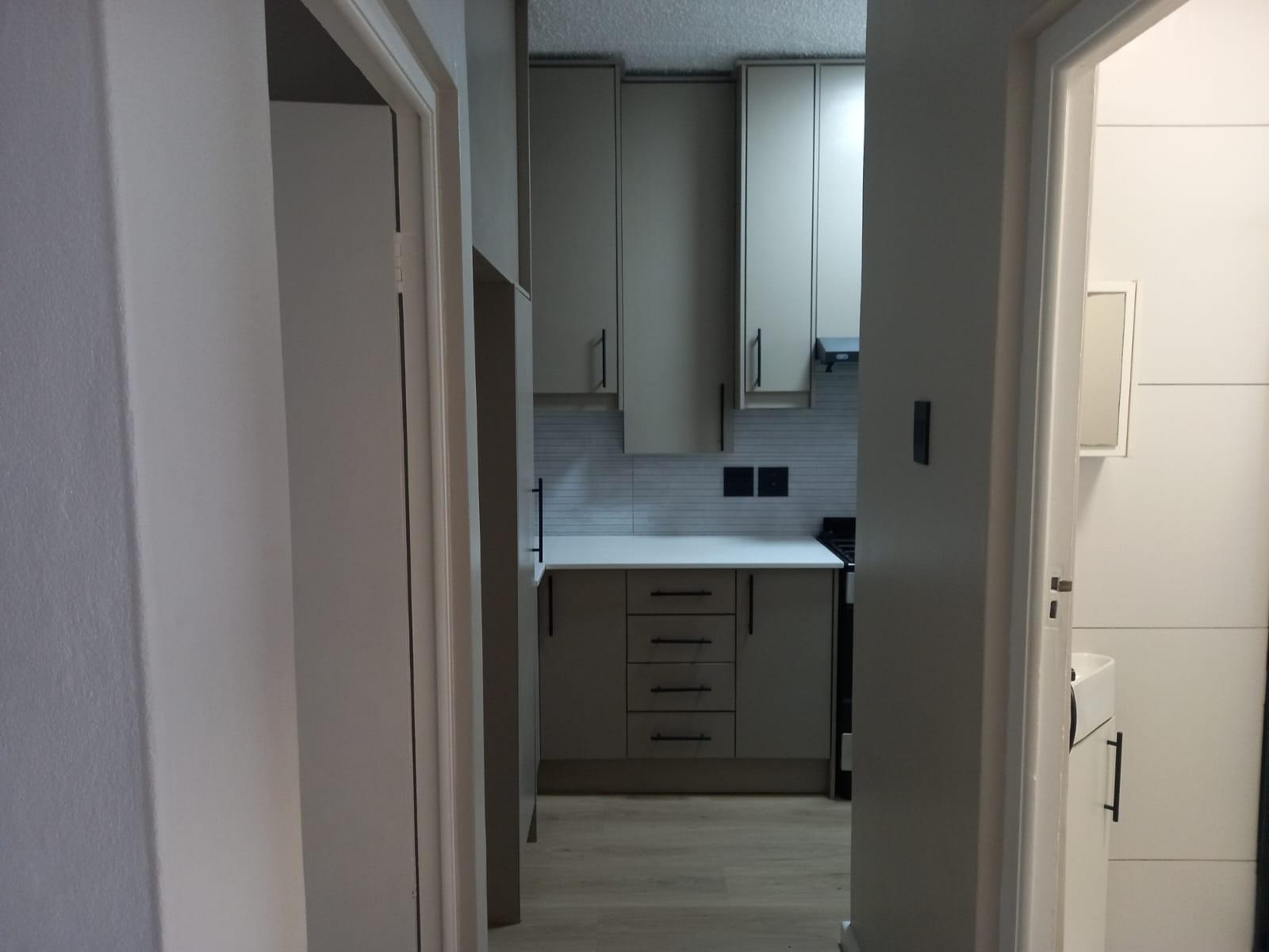 TO RENT - Mossel Bay Central - Lovely 2 Bedroom Flat with Sea and Town Views
