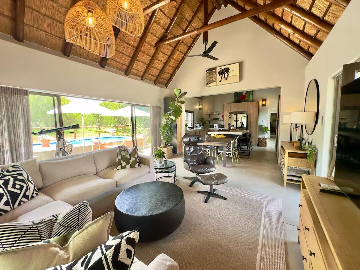 Luxury Home for Sale in the Hoedspruit Wildlife - Pool - Boma - Bushlife