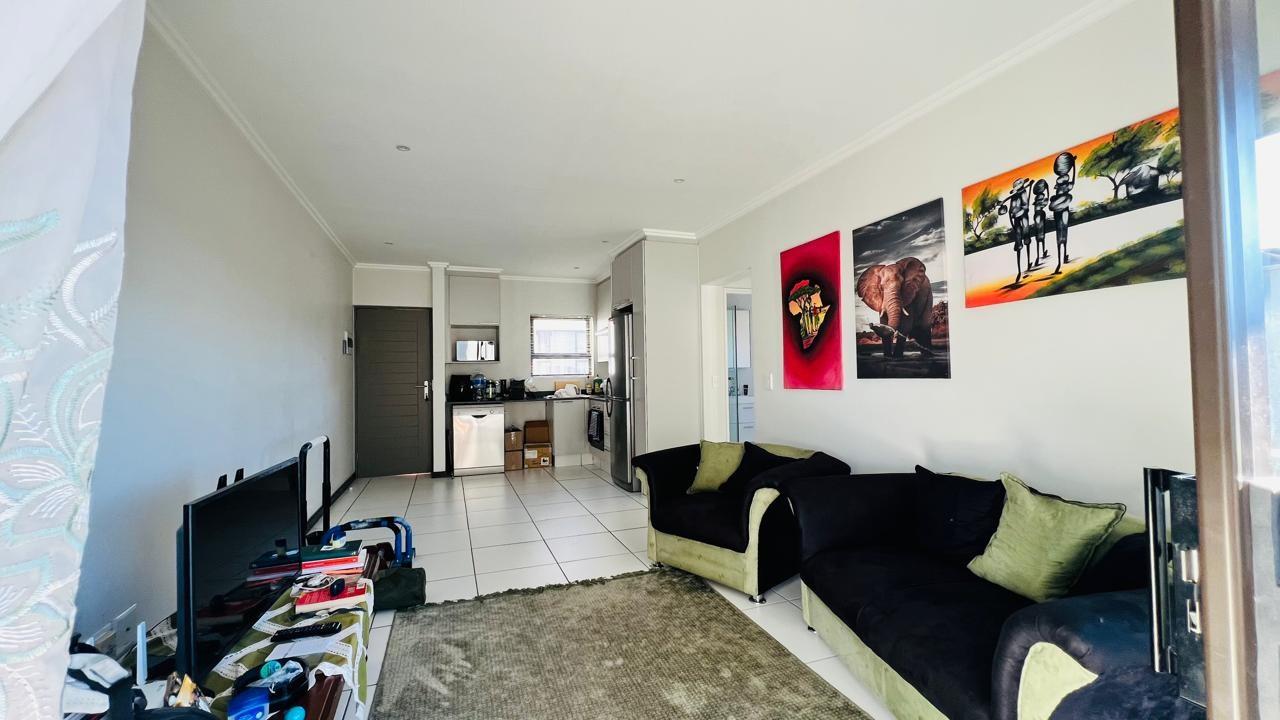 Apartment For Sale in Lonehill, Sandton