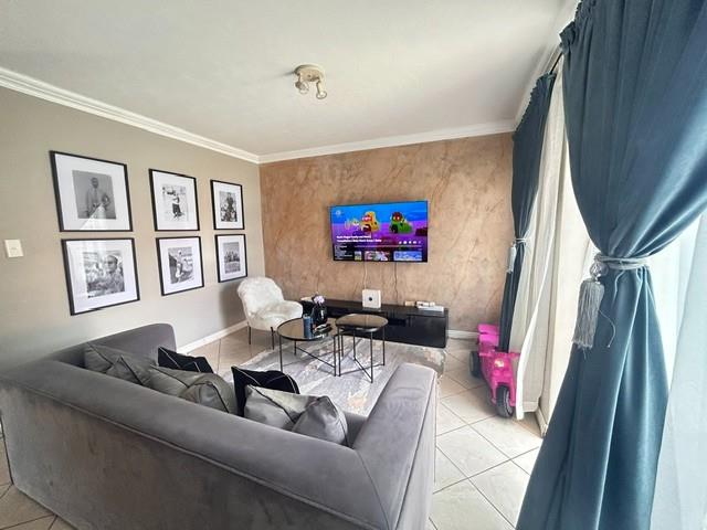 Townhouse For Sale in The Orchards, Akasia