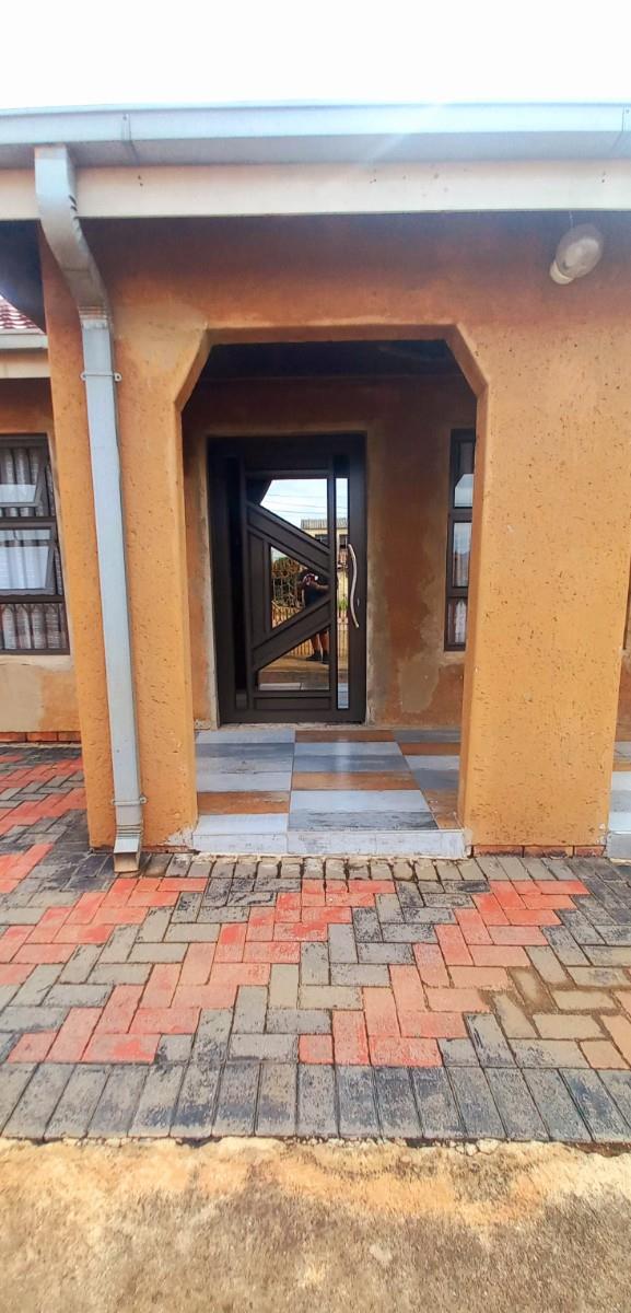 MORDEN FAMILY HOME FOR SALE IN GA-RANKUWA
