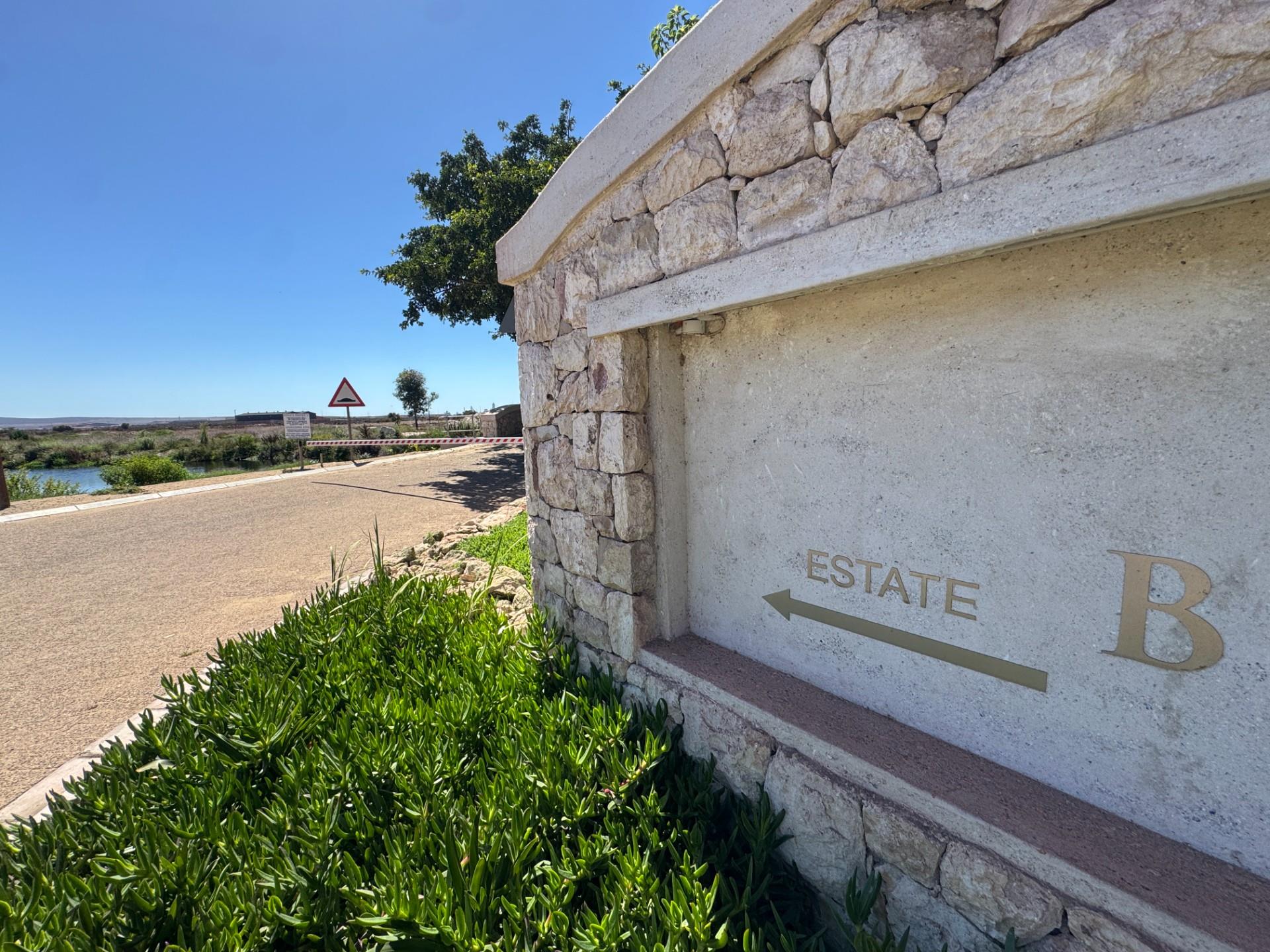 House For Sale in Bluewater Bay, Saldanha