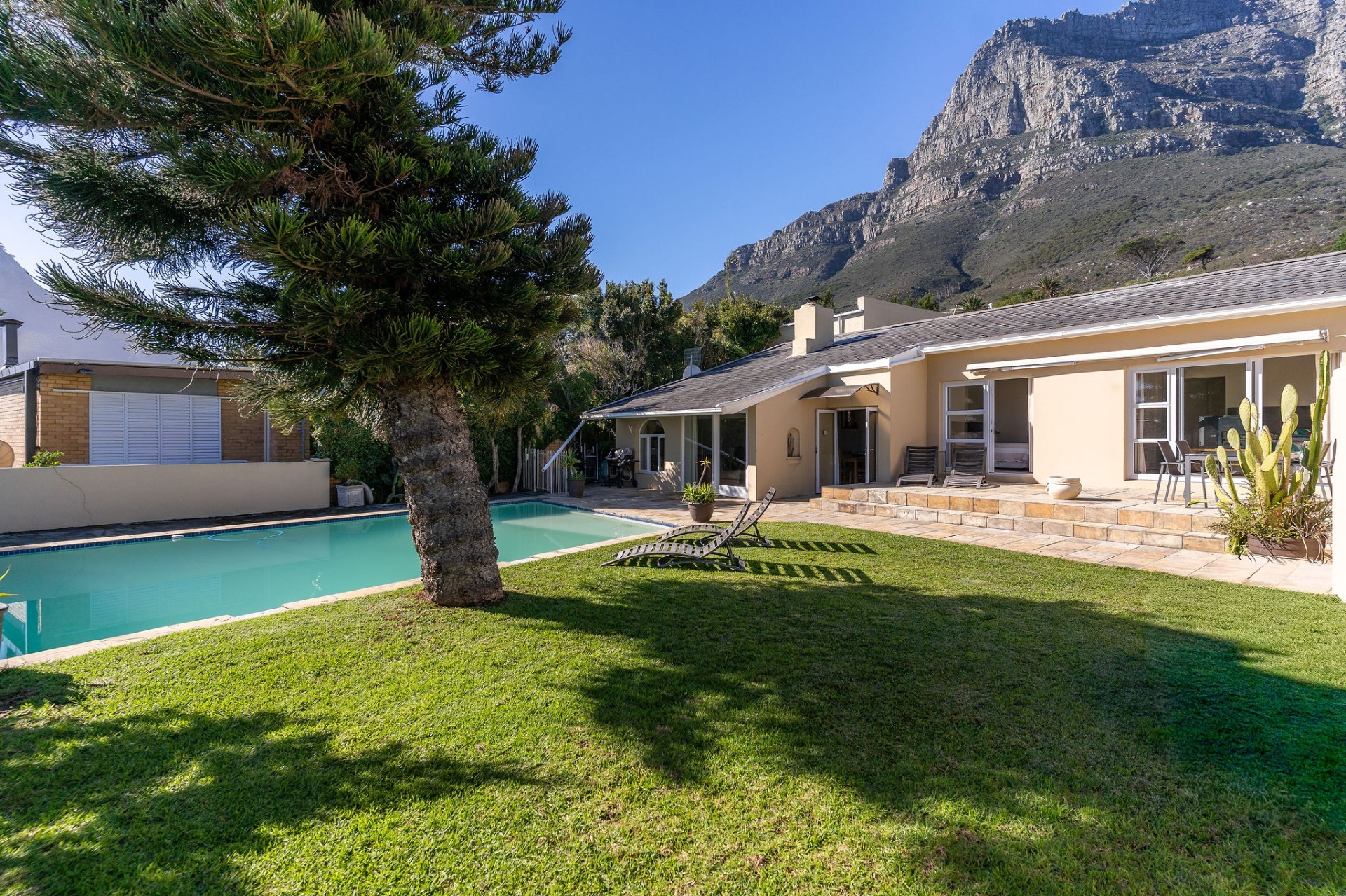 4 Bedroom Townhouse for sale in Camps Bay