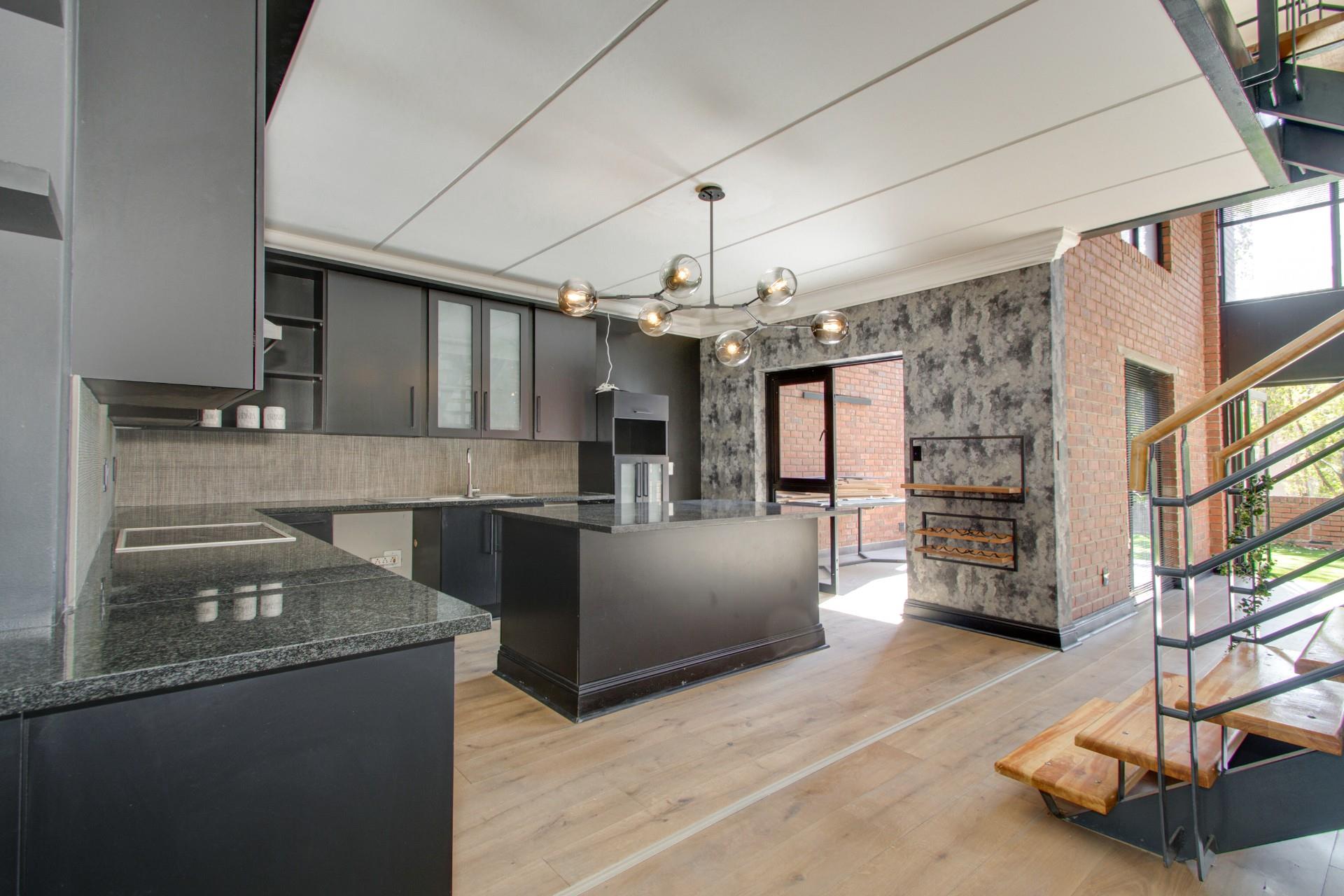 Apartment for rent in Sandown, Sandton, 152 m²