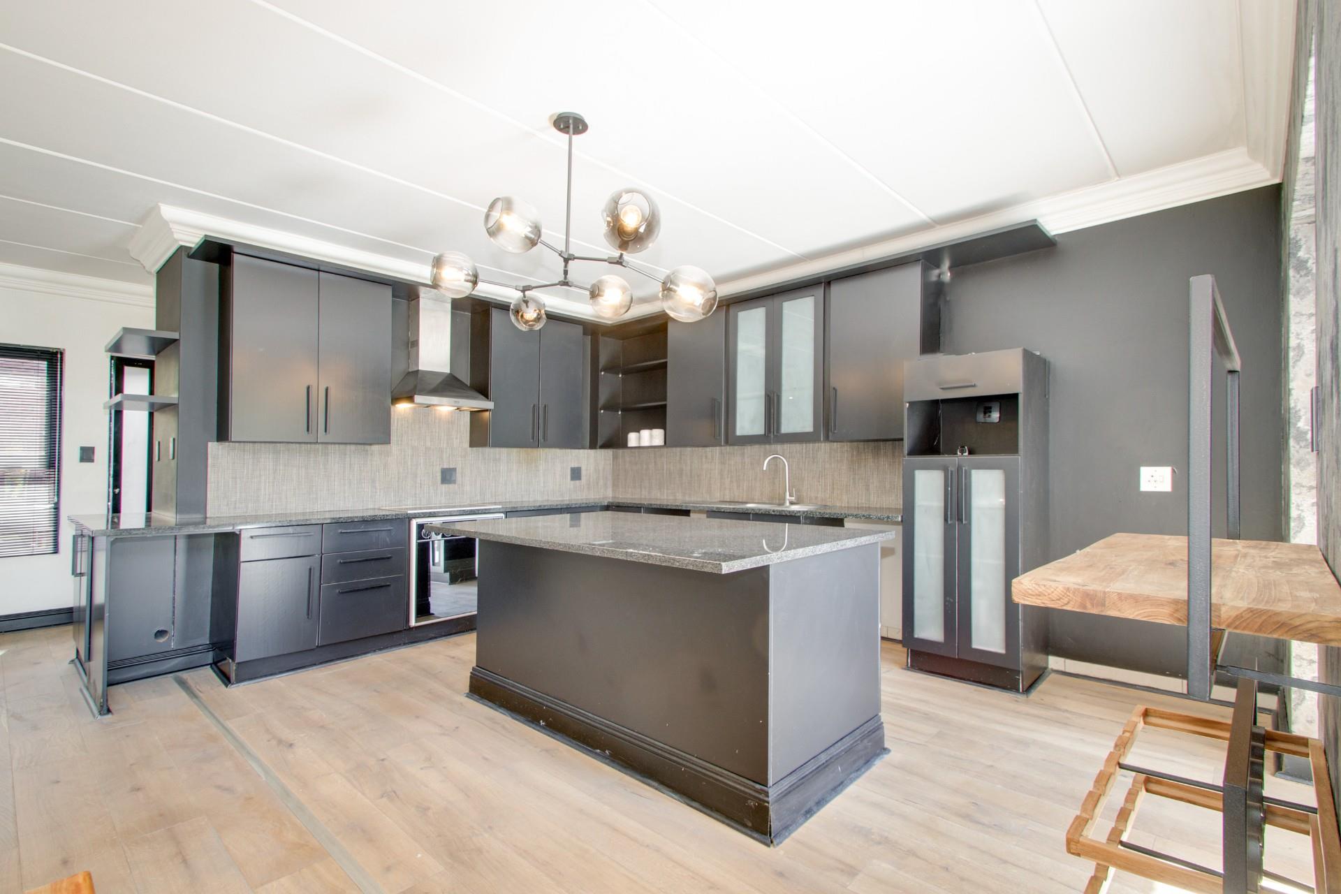 Apartment for rent in Sandown, Sandton, 152 m²