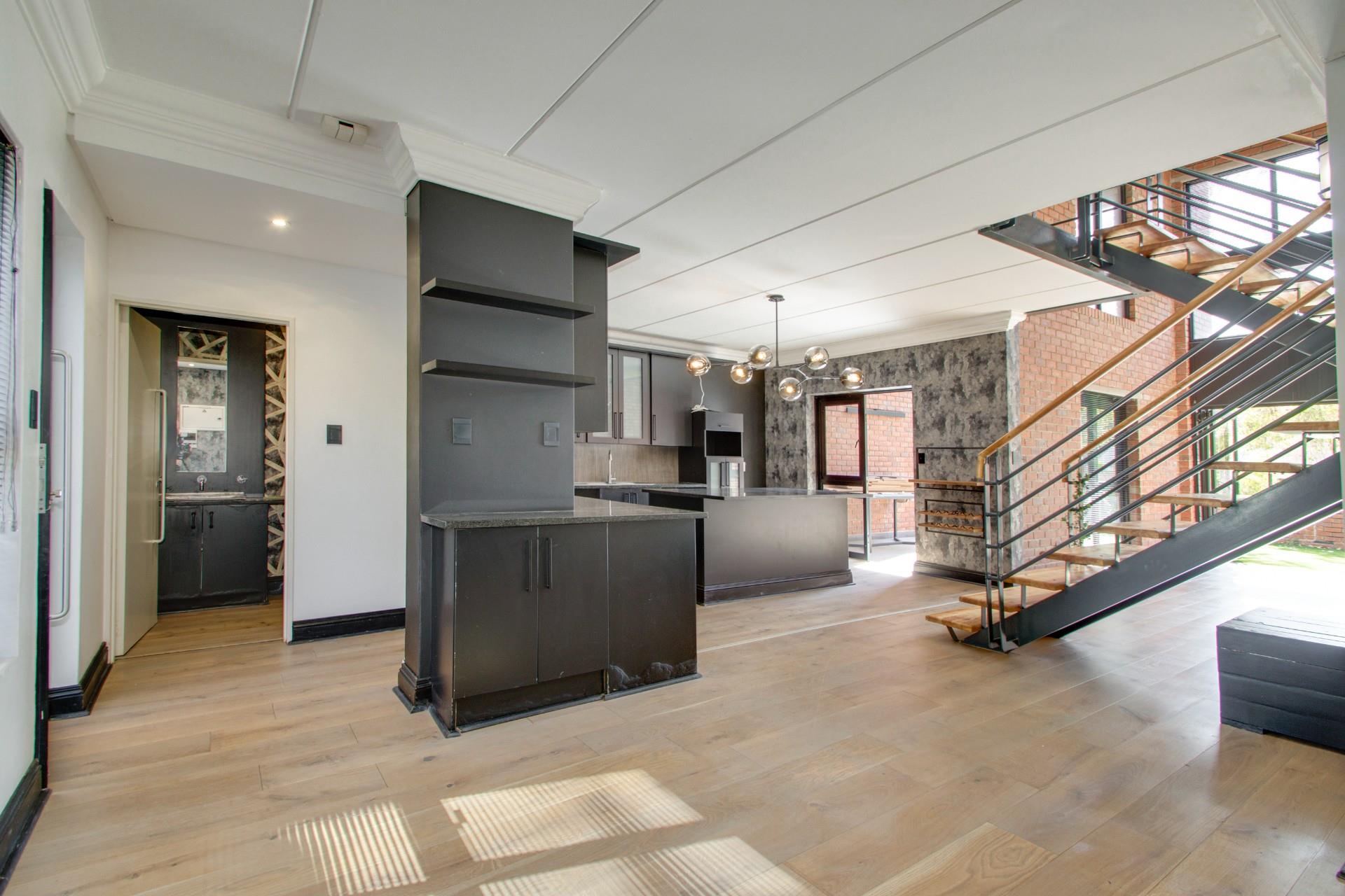 Apartment for rent in Sandown, Sandton, 152 m²