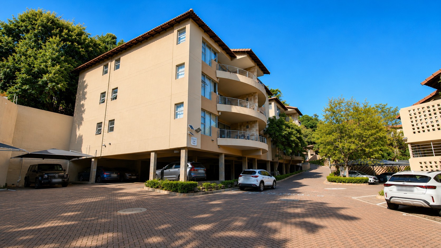 Elegant Top Floor Apartment in Eagle Creek, Houghton Estate