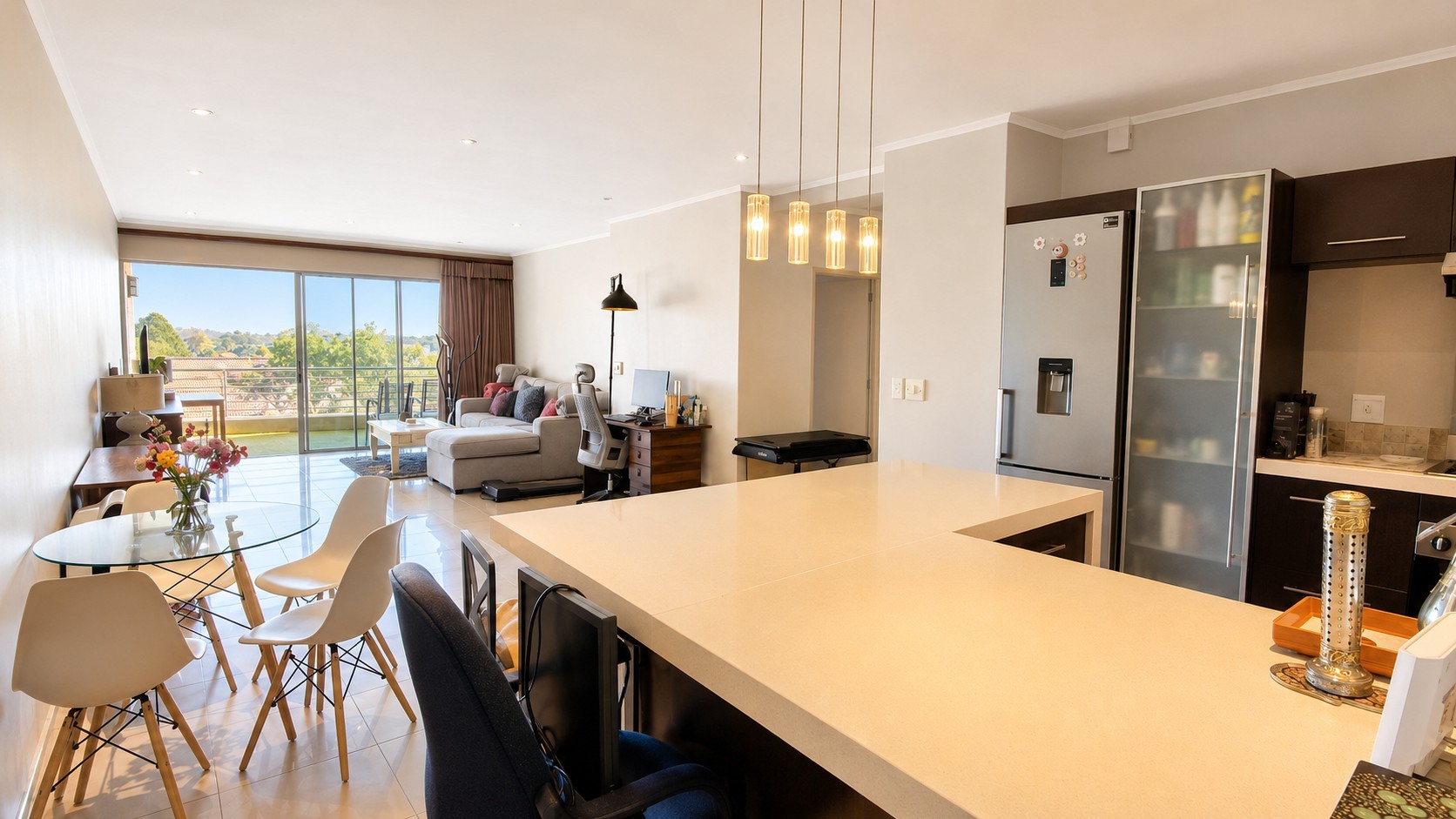 Elegant Top Floor Apartment in Eagle Creek, Houghton Estate