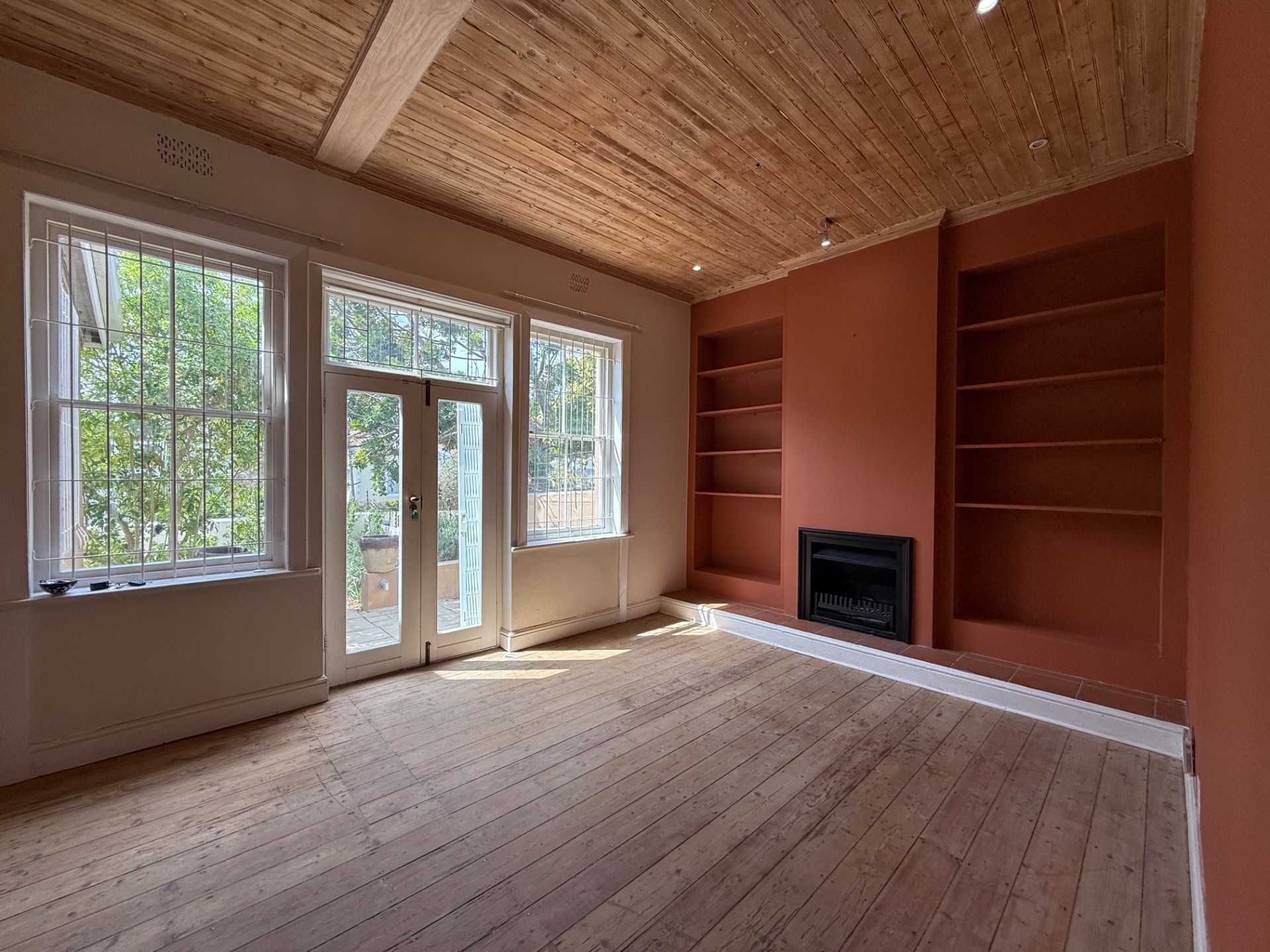 Three Bedroom Victorian House To Rent in Observatory