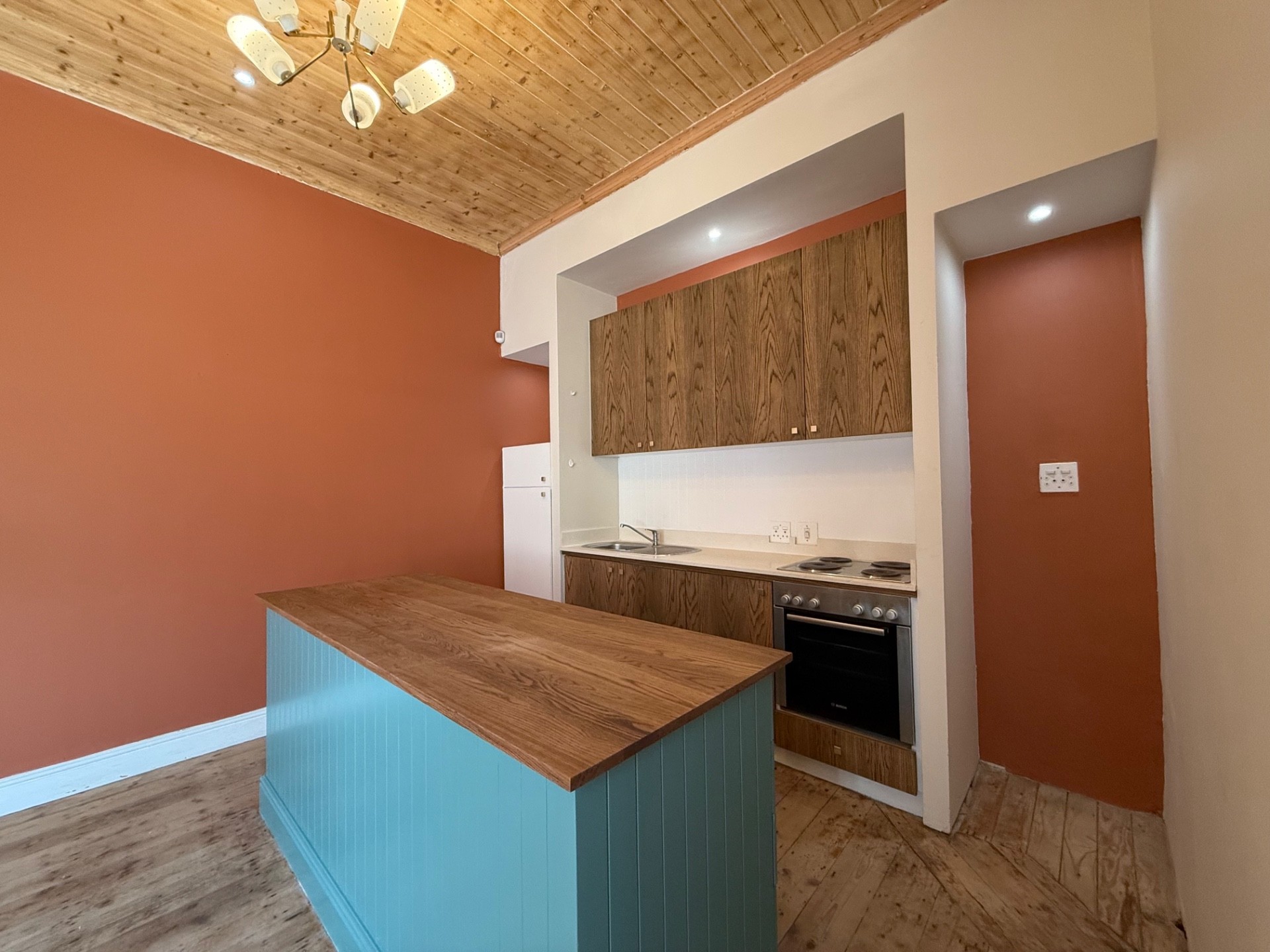 Three Bedroom Victorian House To Rent in Observatory