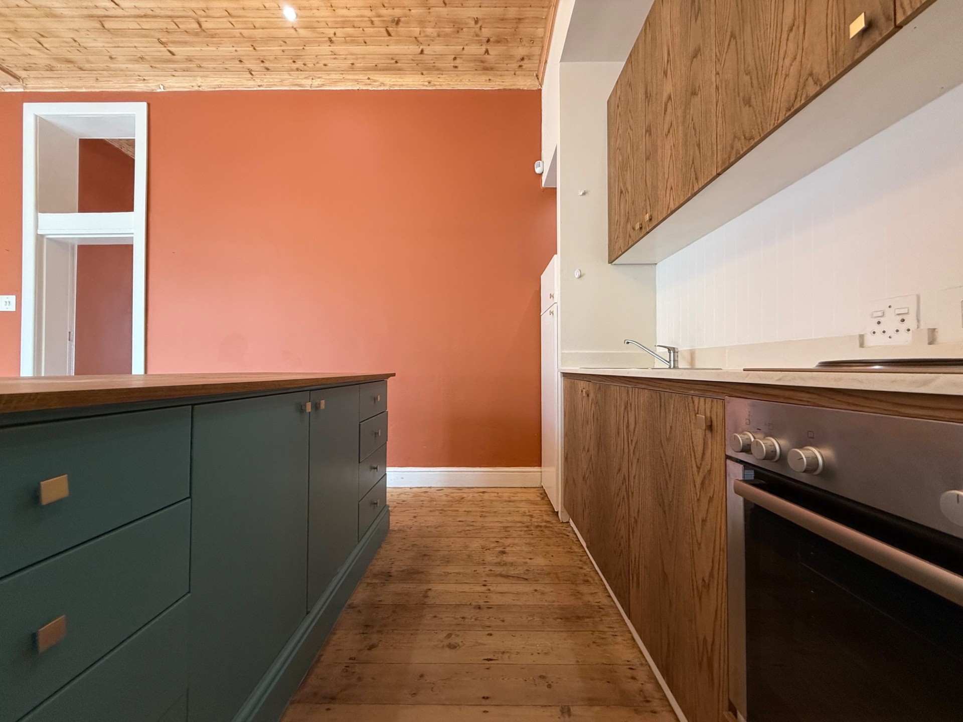 Three Bedroom Victorian House To Rent in Observatory