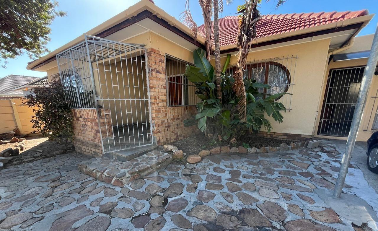 Spacious Family Home with Income-Generating Potential in Glenlily, Goodwood!