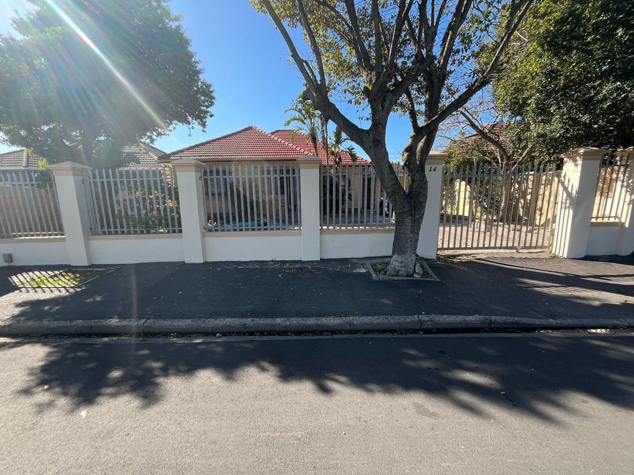 Spacious Family Home with Income-Generating Potential in Glenlily, Goodwood!