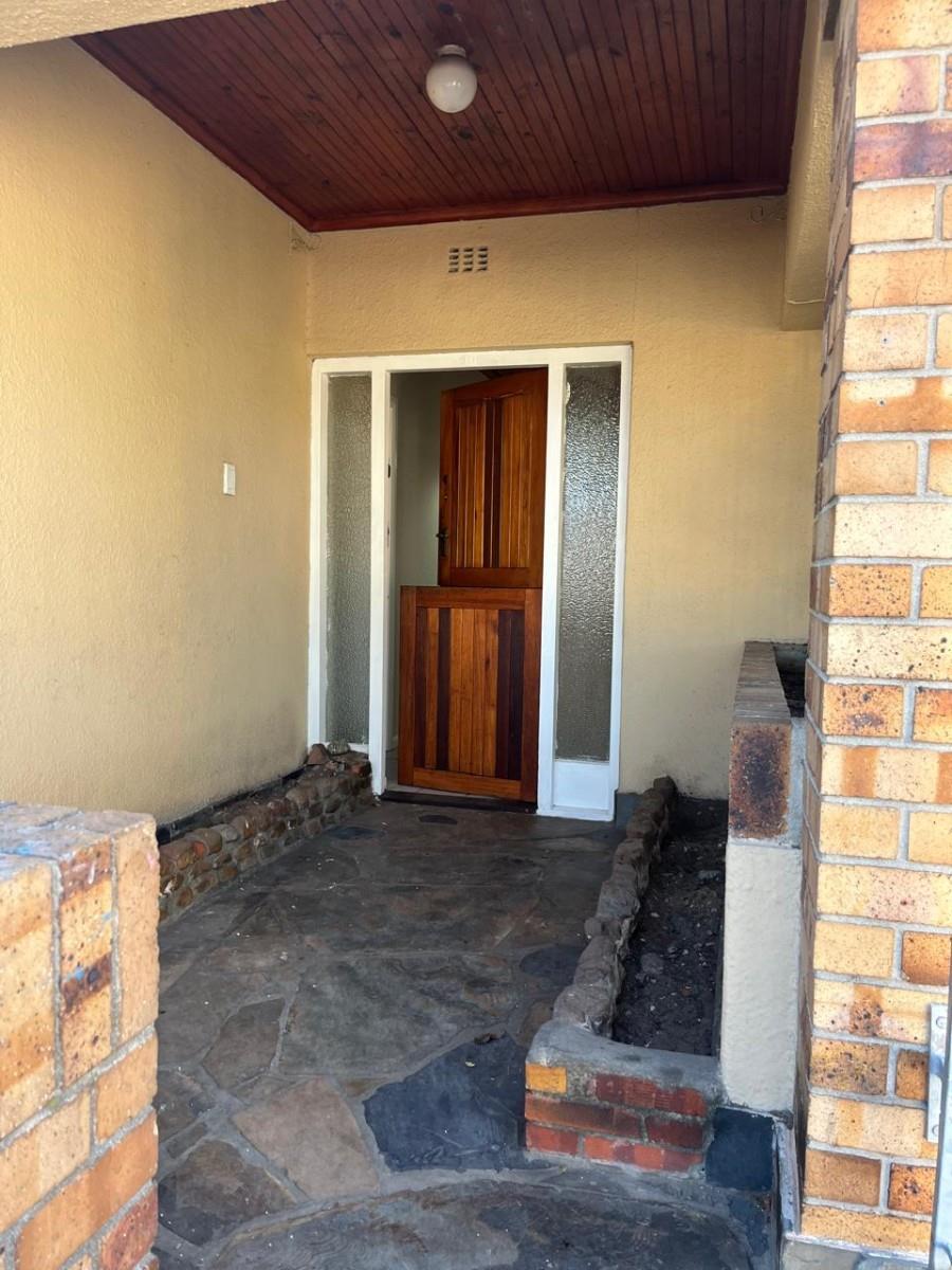 Spacious Family Home with Income-Generating Potential in Glenlily, Goodwood!