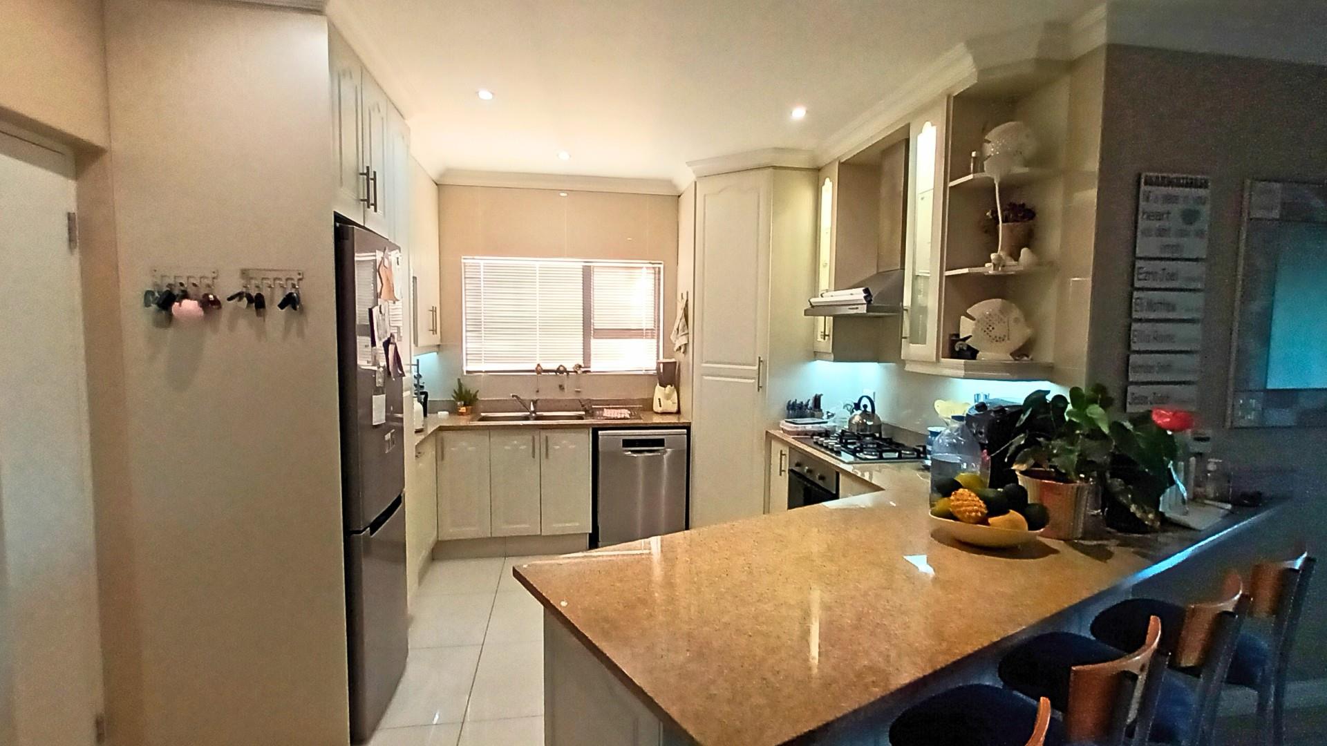 Beautifully Designed Cluster Home in Sought-After Gonubie View