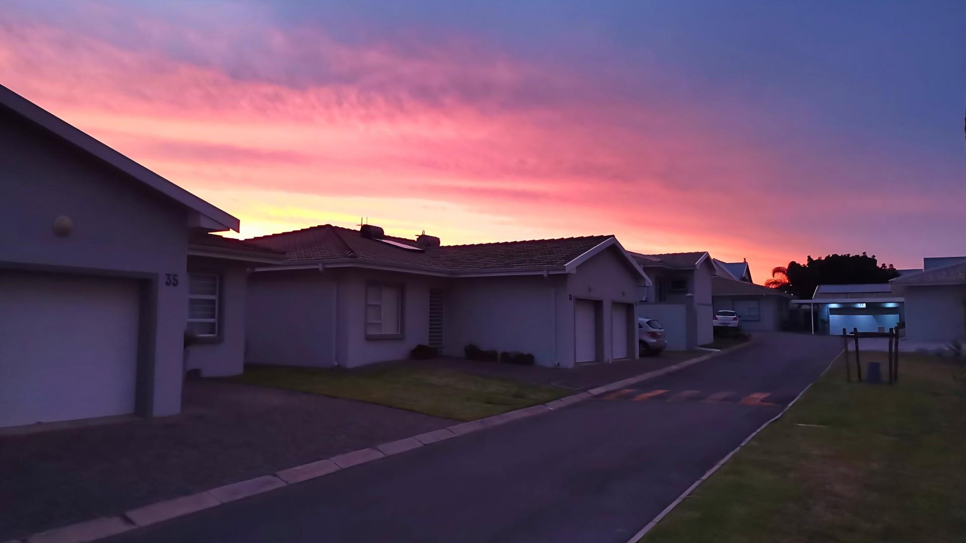Beautifully Designed Cluster Home in Sought-After Gonubie View