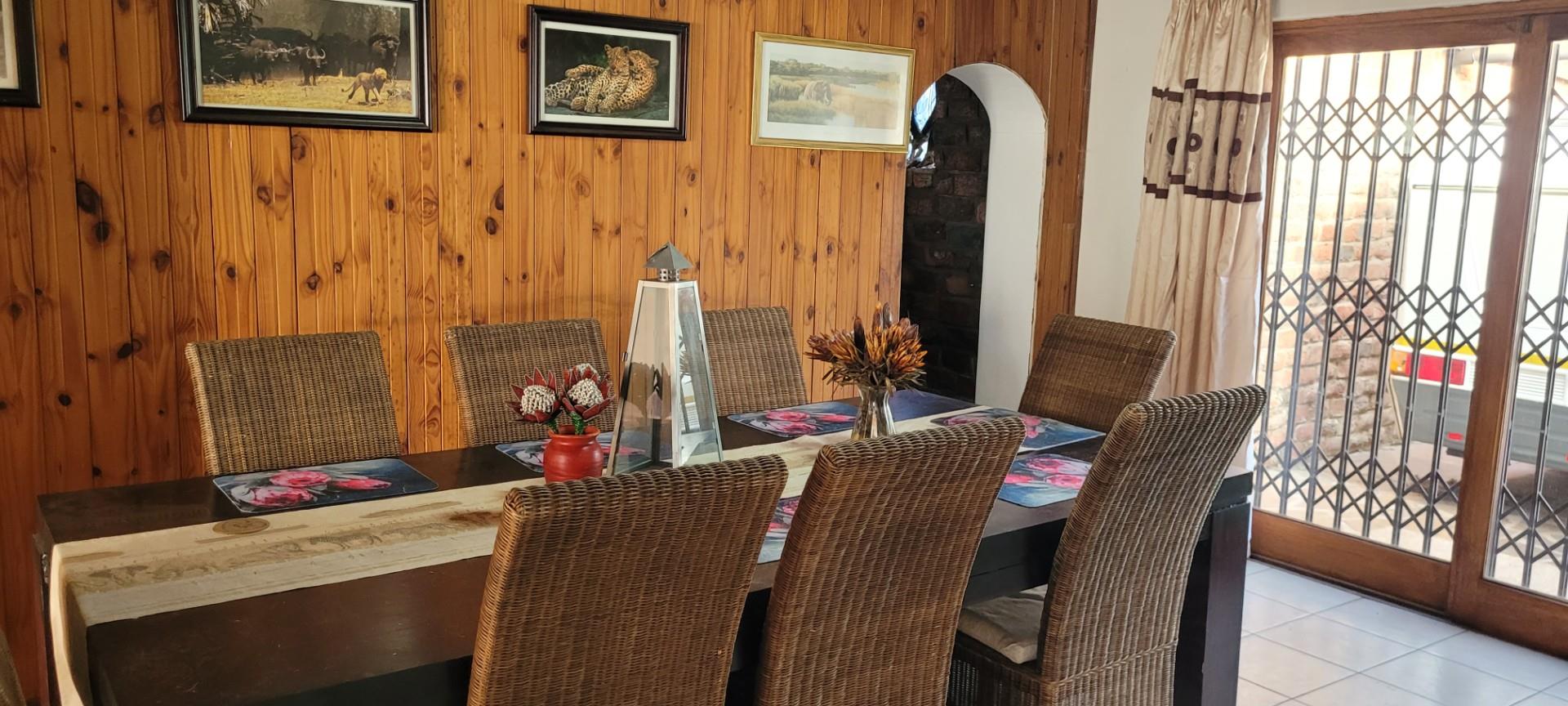10.1 HA Farm for sale,with 5 Bedroom family home and Flatlet For Sale in Greenbushes,PE