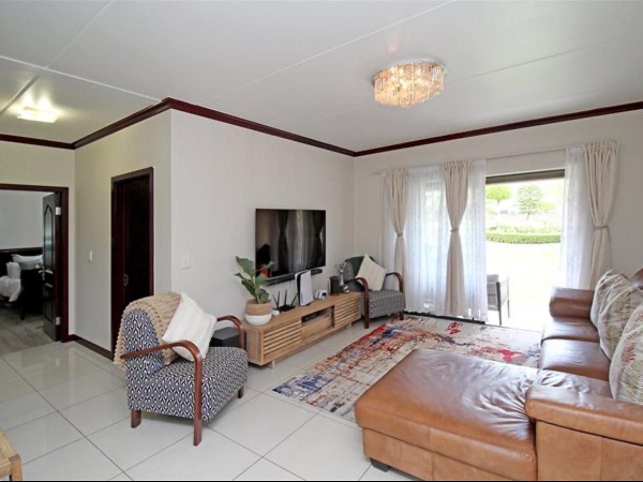 2 bedroom Apartment For Sale in Summerset, Midrand