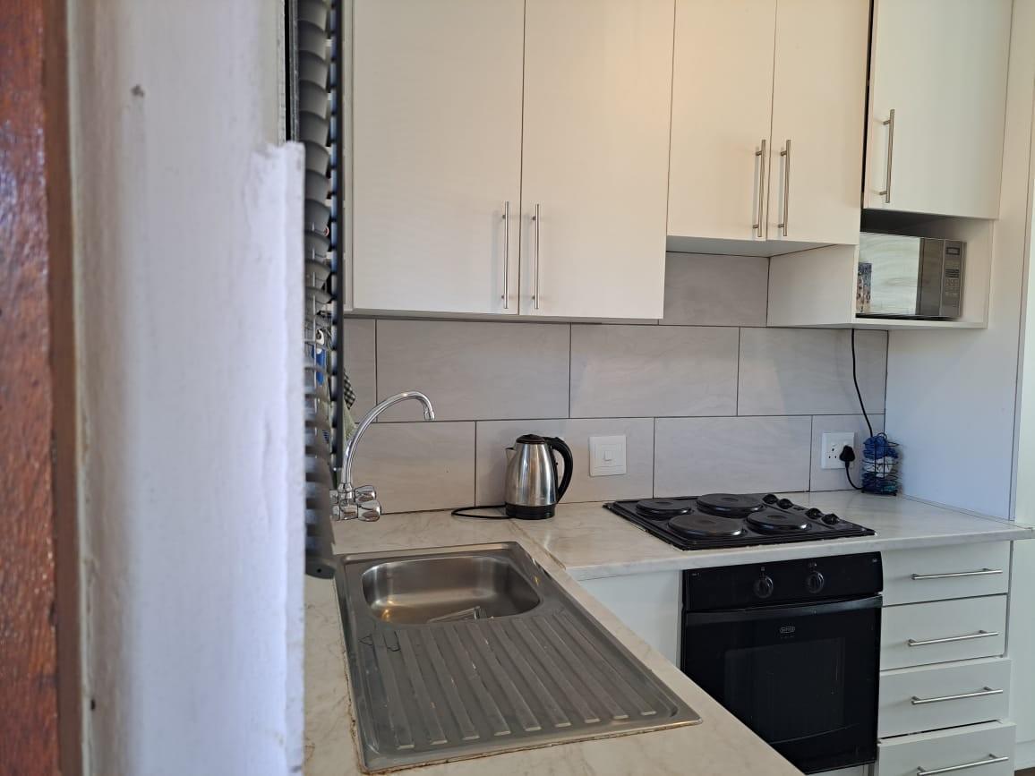 2 Bedroom Apartment For Sale in Wilgeheuwel, Roodepoort