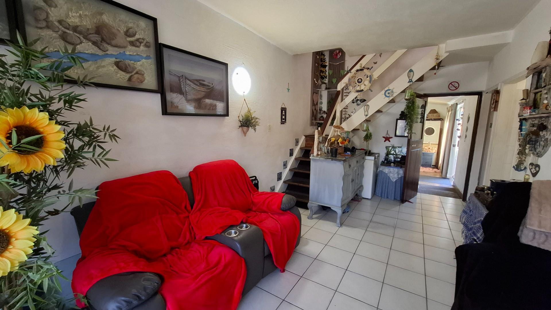 Apartment For Sale in Shelly Beach, Margate, KwaZulu Natal