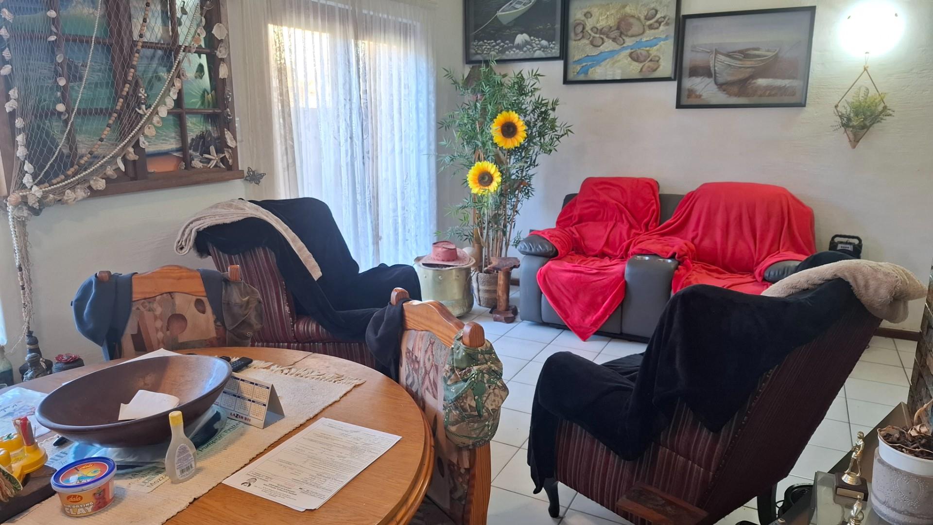 Apartment For Sale in Shelly Beach, Margate, KwaZulu Natal