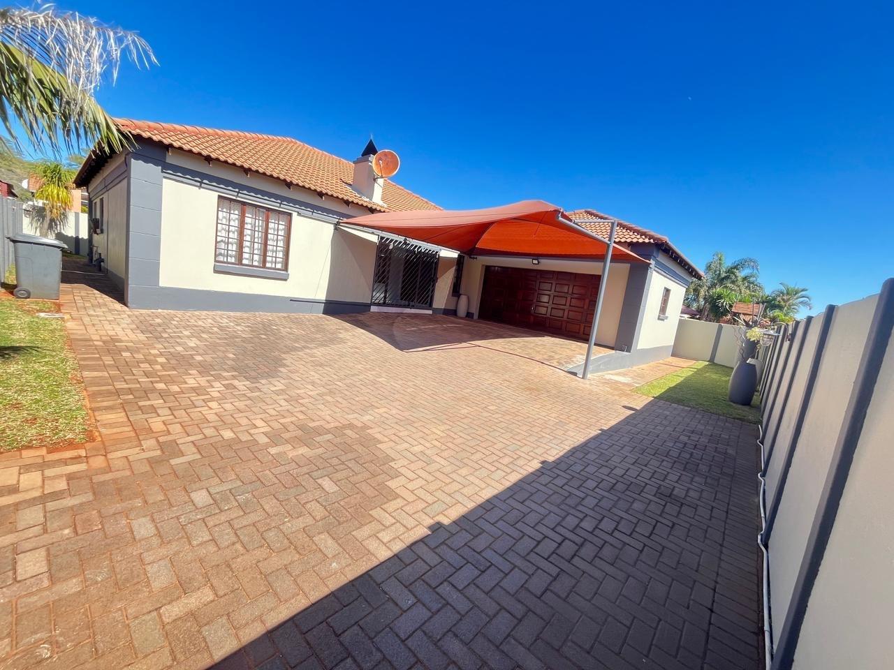 3 Bedroom House For Sale in Heatherview, Akasia