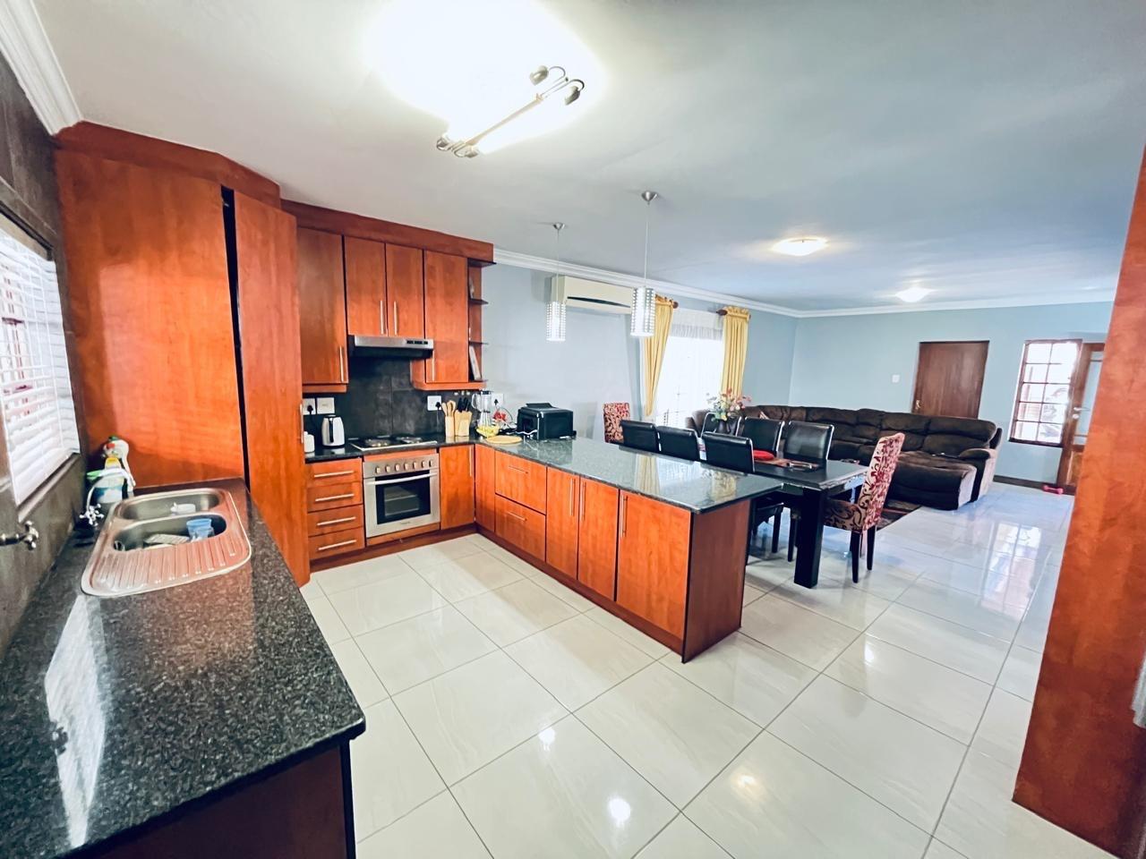 3 Bedroom House For Sale in Heatherview, Akasia