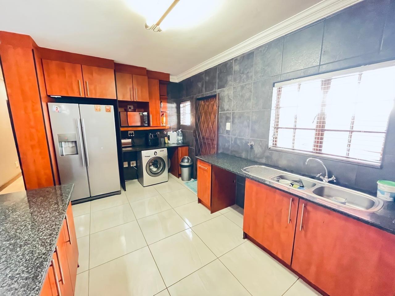 3 Bedroom House For Sale in Heatherview, Akasia