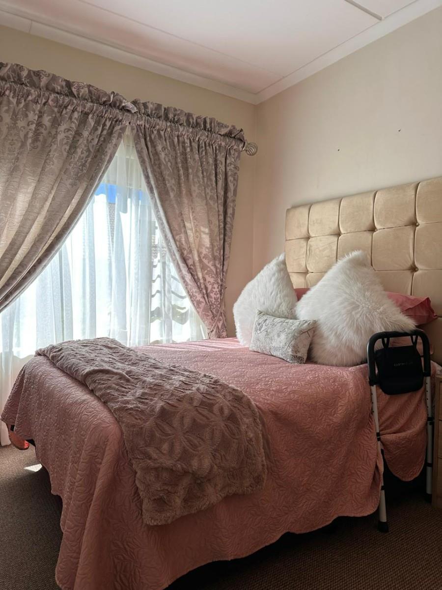 Luxurious, Secure, Stress-Free Retirement Living in Featherbrooke Hills