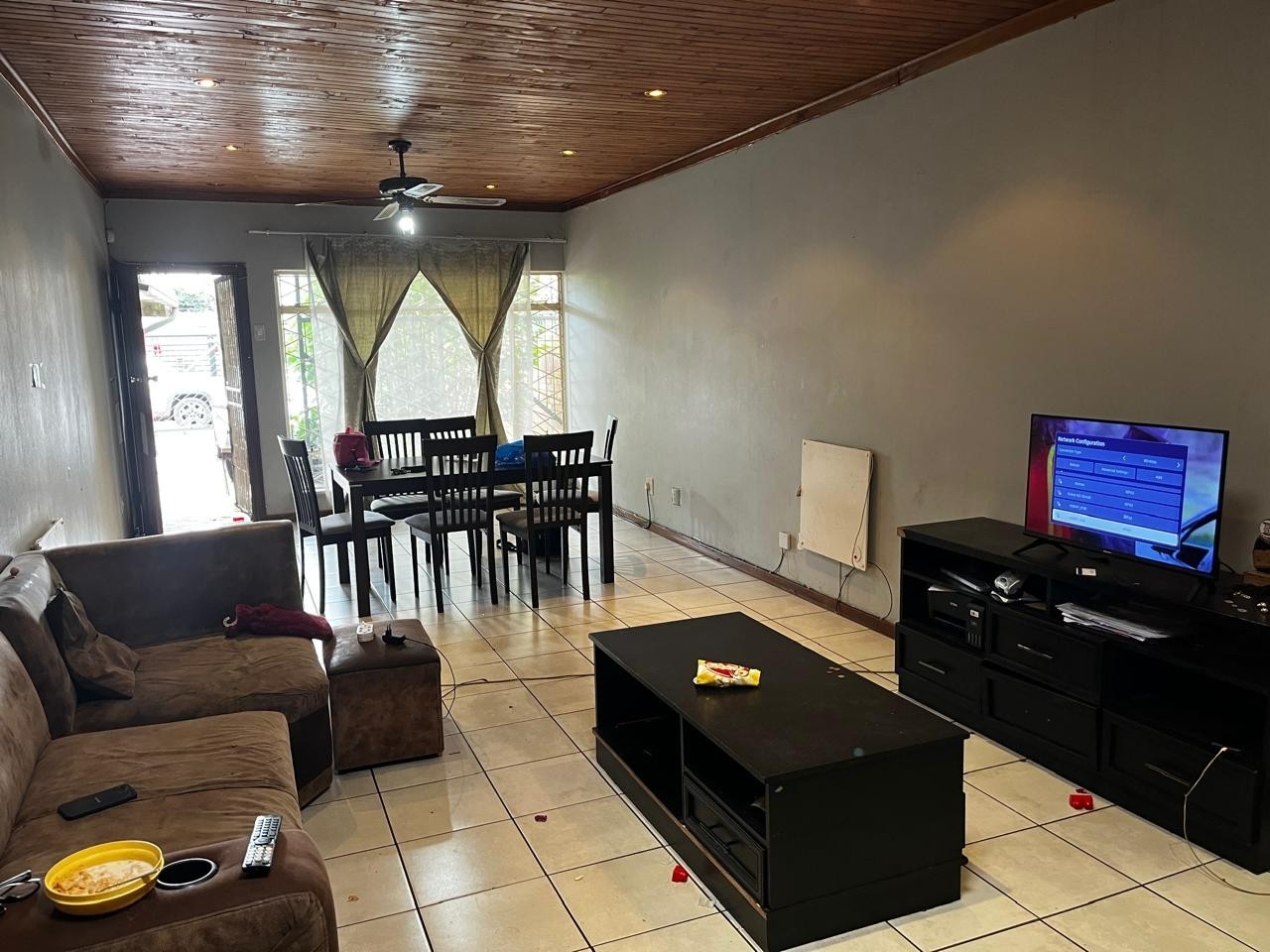 Spacious 2-Bedroom Apartment with Private Courtyard in Delmas
