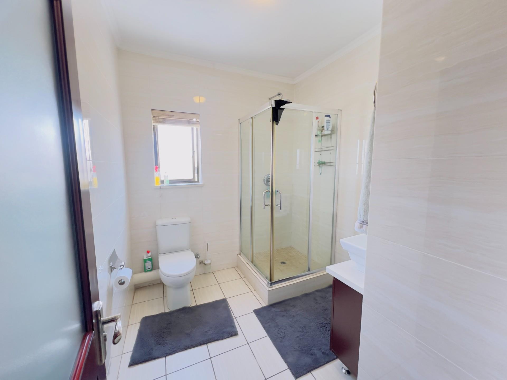 2 Bedroom Apartment For Sale in Summerset, Midrand