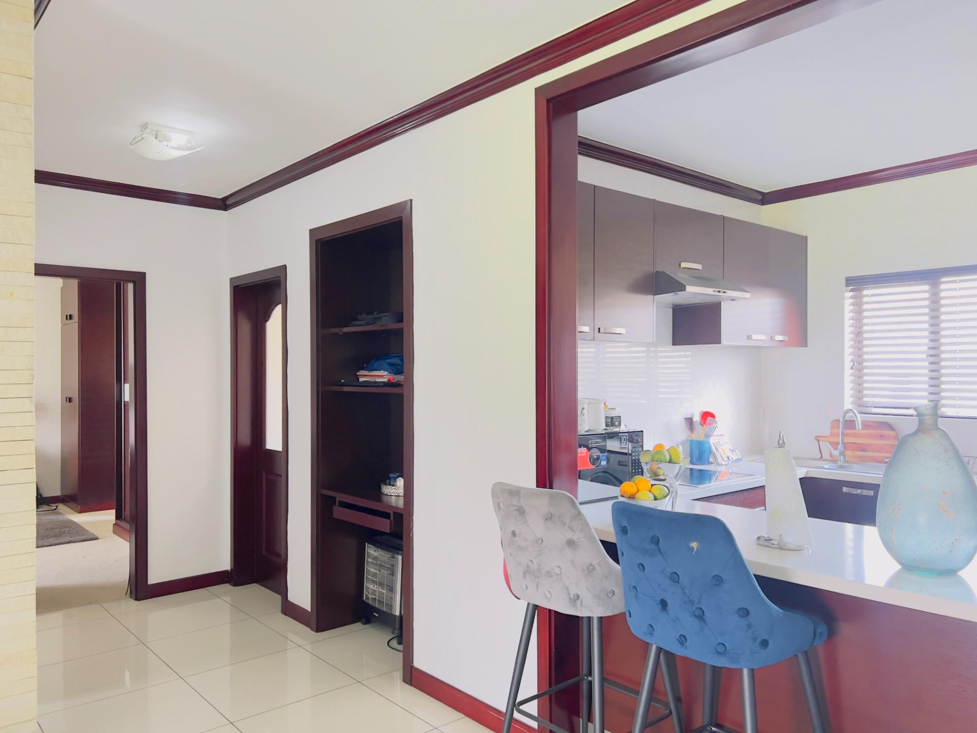 2 Bedroom Apartment For Sale in Summerset, Midrand