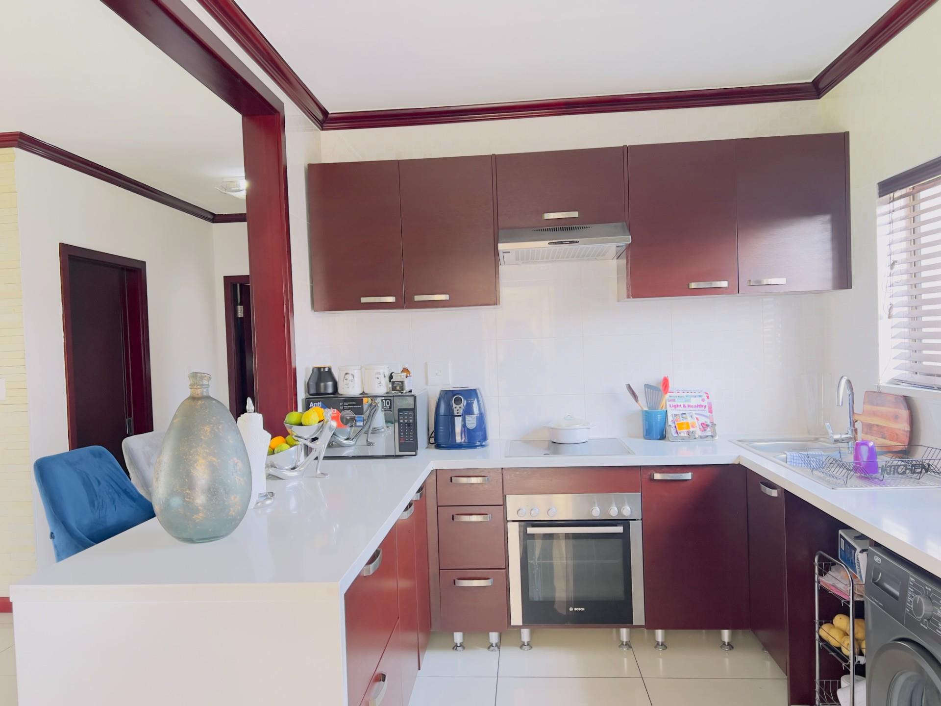 2 Bedroom Apartment For Sale in Summerset, Midrand