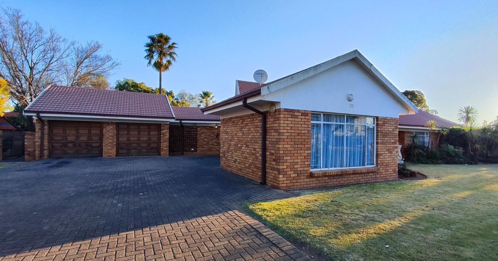 House For Sale in Three Rivers East, Vereeniging