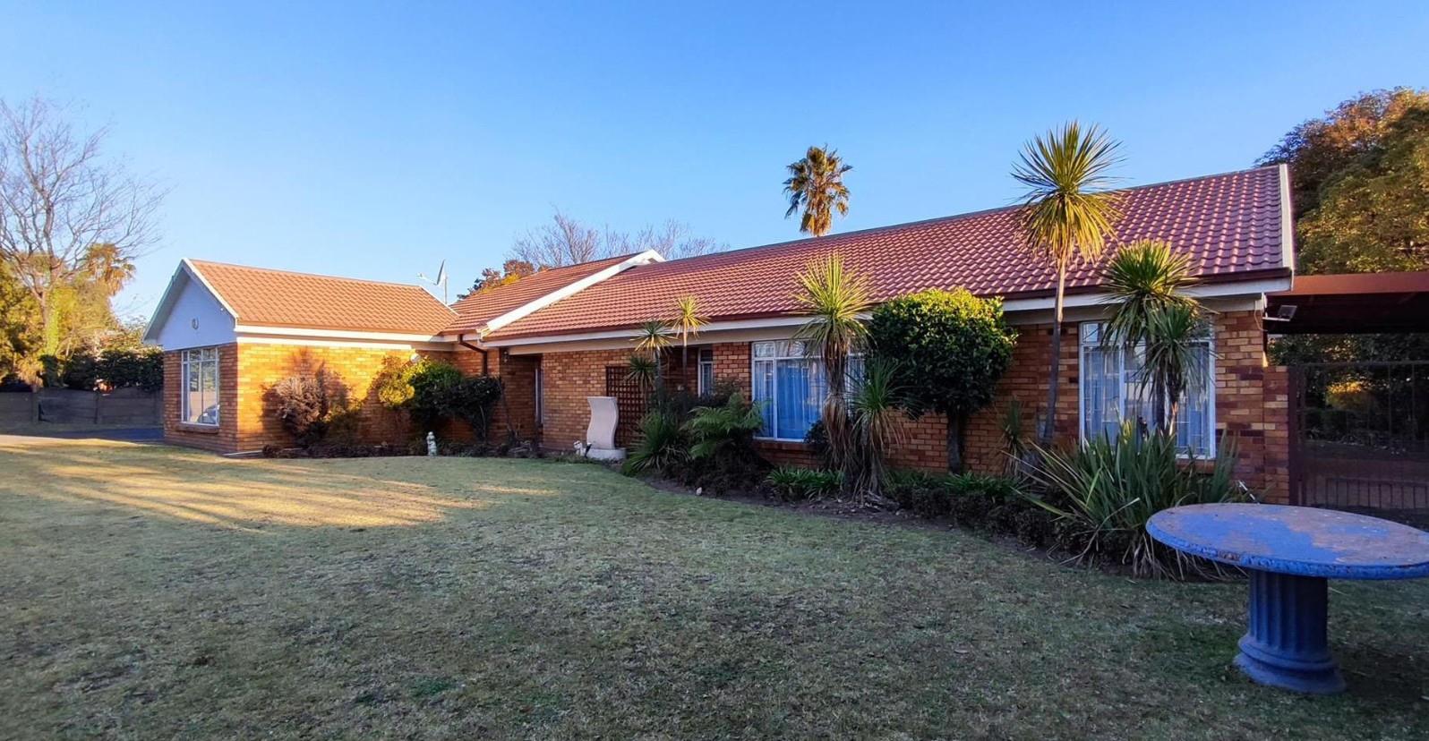 House For Sale in Three Rivers East, Vereeniging