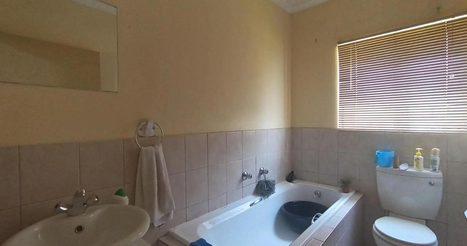 Townhouse For Sale in Vanderbijlpark