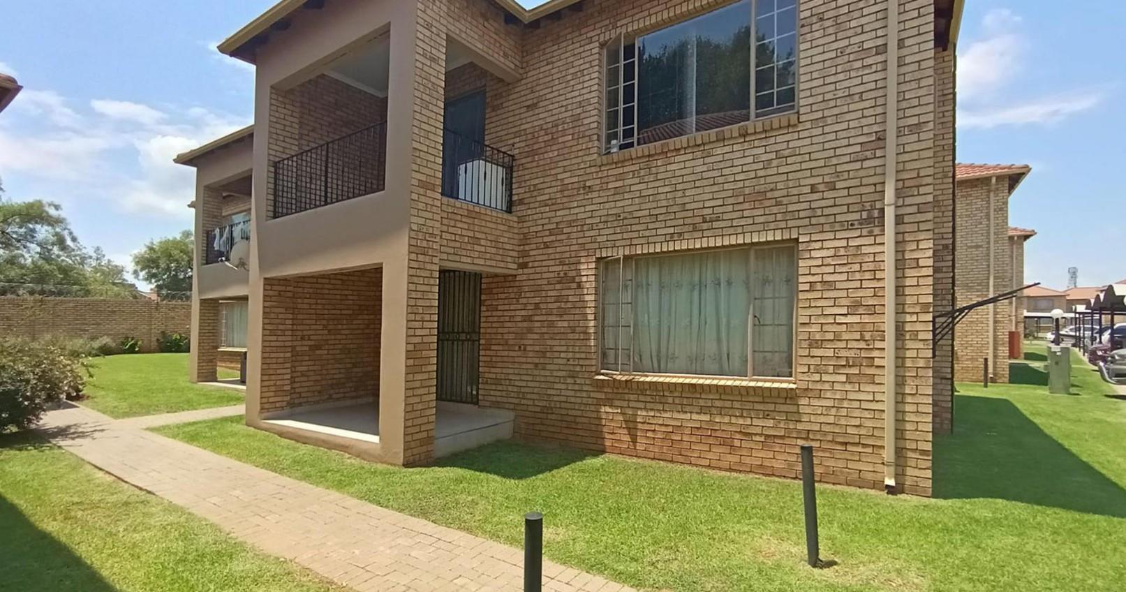 Townhouse For Sale in Vanderbijlpark