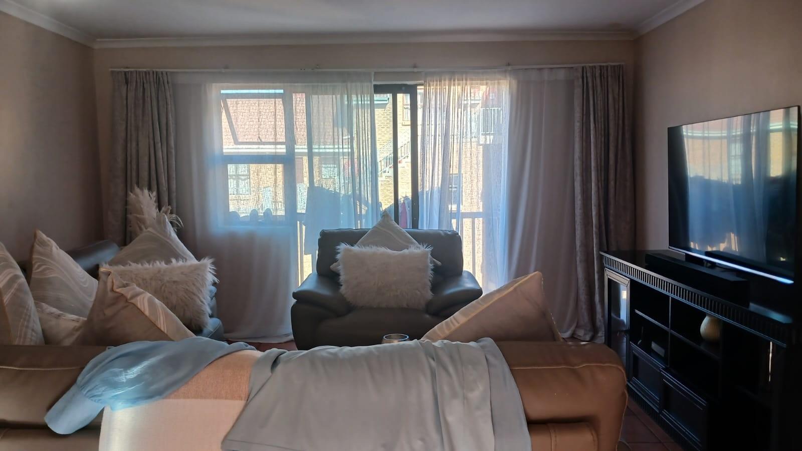 2 Bedroom Duplex Apartment in Brackenfell