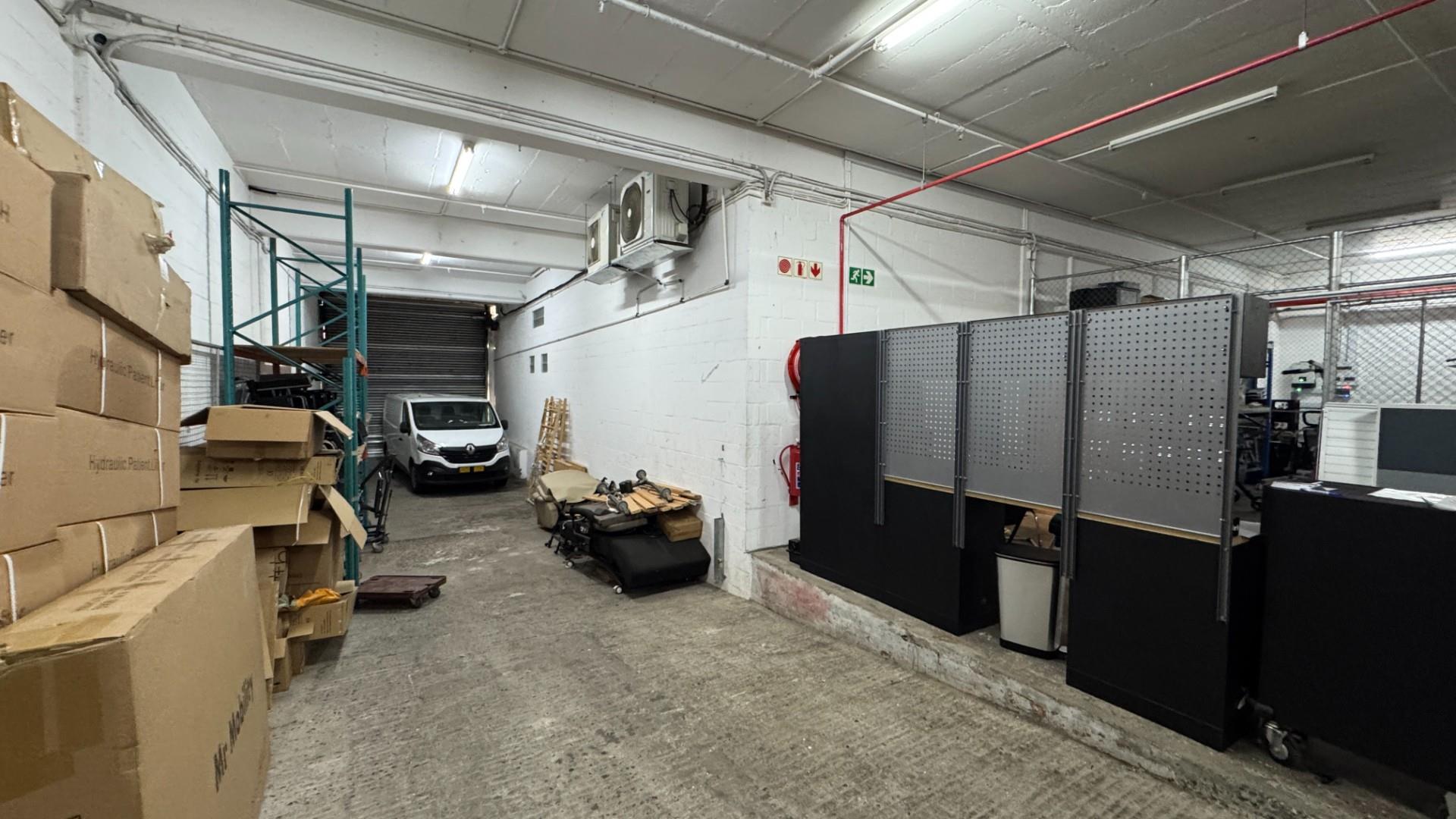 850m² Industrial Property To Let in Paarden Eiland, Cape Town