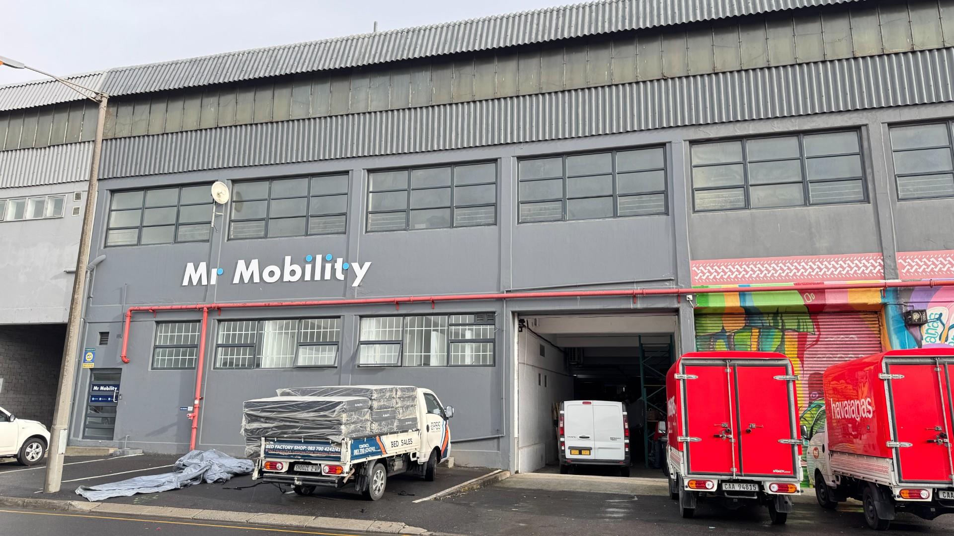 850m² Industrial Property To Let in Paarden Eiland, Cape Town