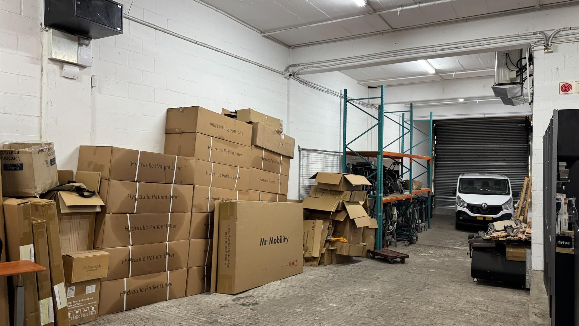 850m² Industrial Property To Let in Paarden Eiland, Cape Town