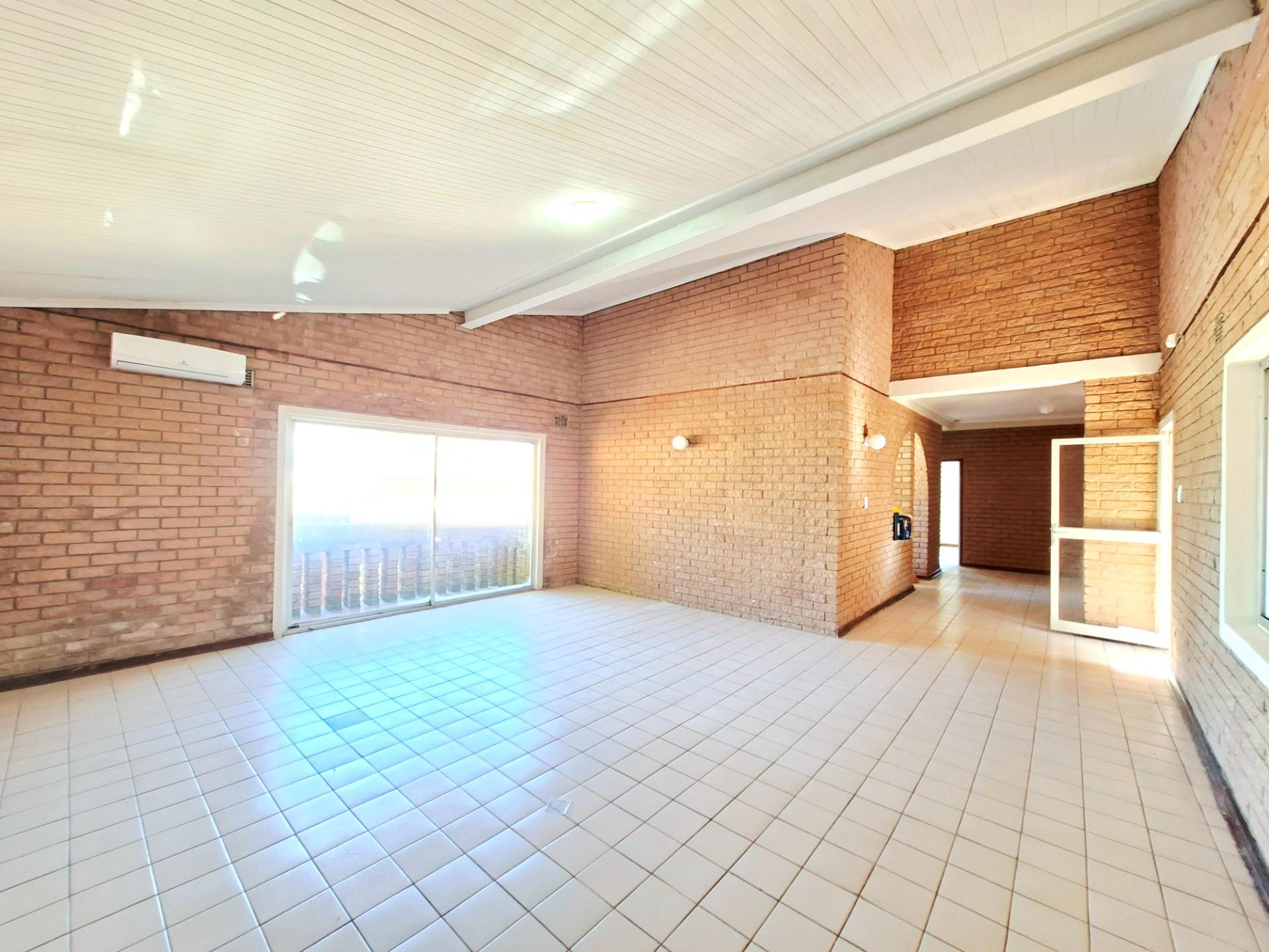Spacious 3 bedroom home To Rent in La Mercy, KZN - Pet Friendly
