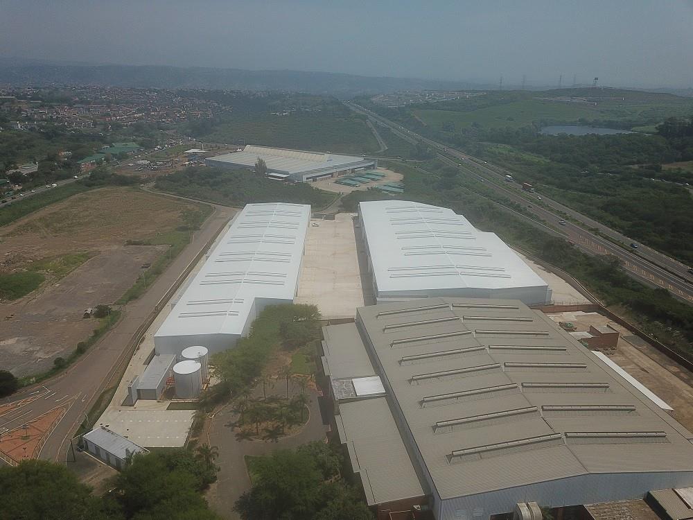 Warehouse to rent in highly sought after park.