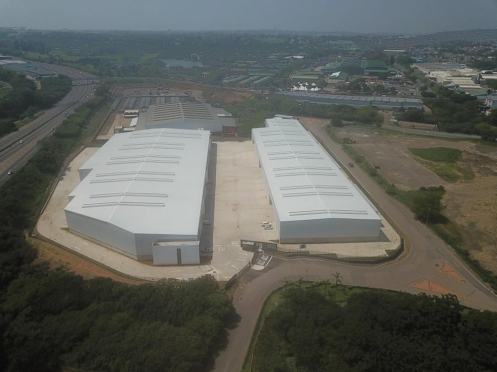 Warehouse to rent in highly sought after park.