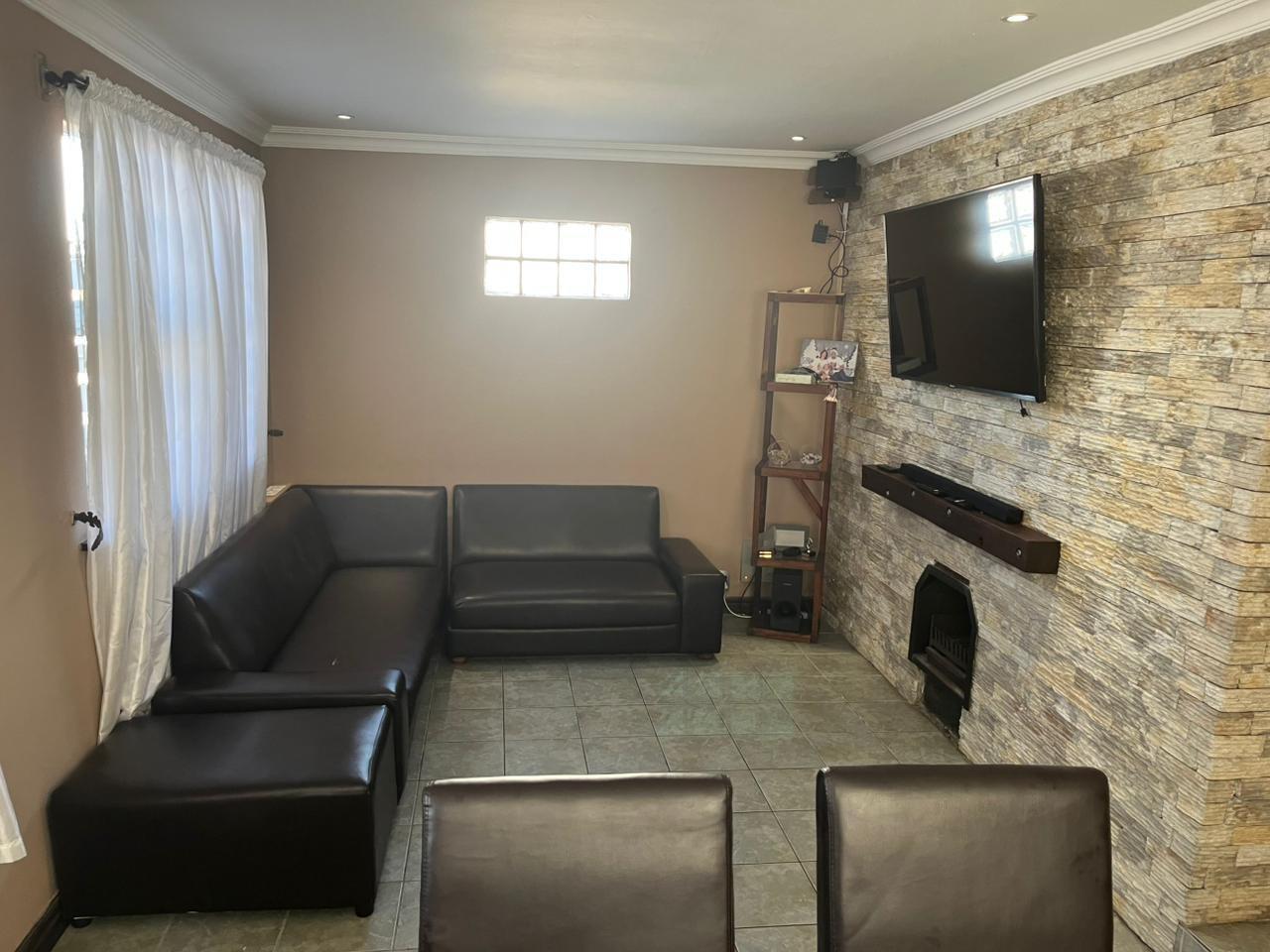 Beautiful 3 Bed home Sale in Portalnds Mitchells Plain