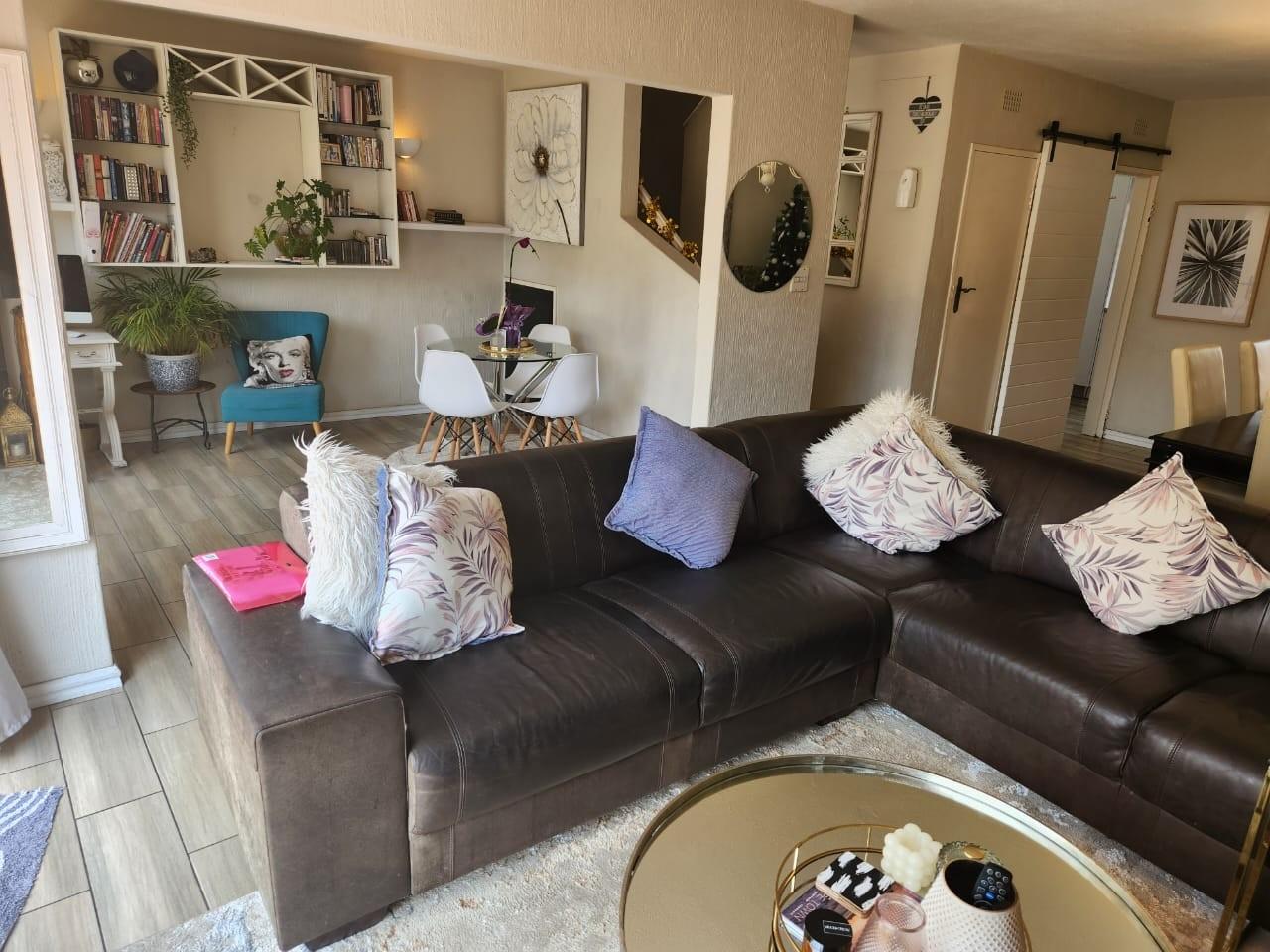 Duplex For Sale in Lyndhurst, Johannesburg