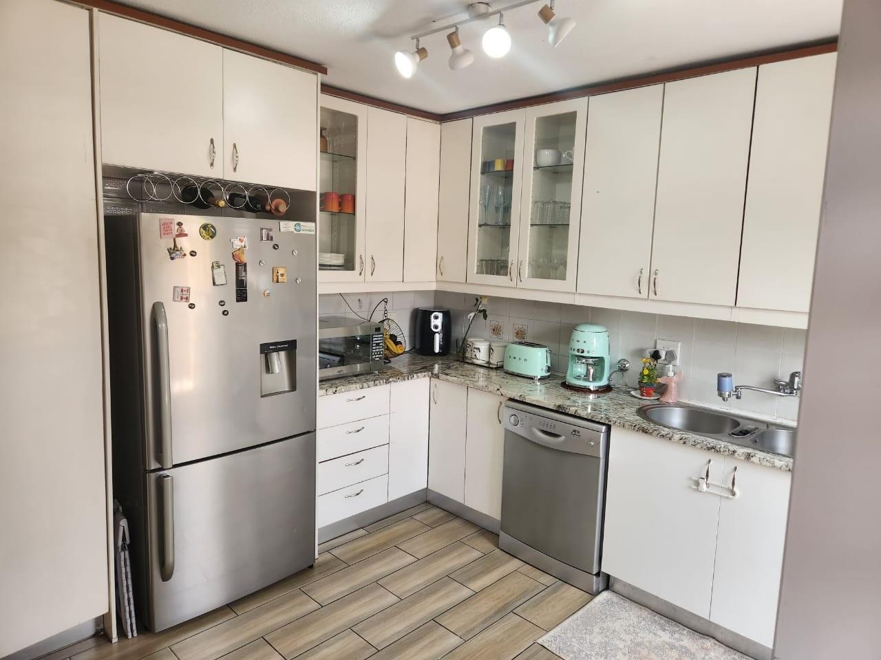 Duplex For Sale in Lyndhurst, Johannesburg