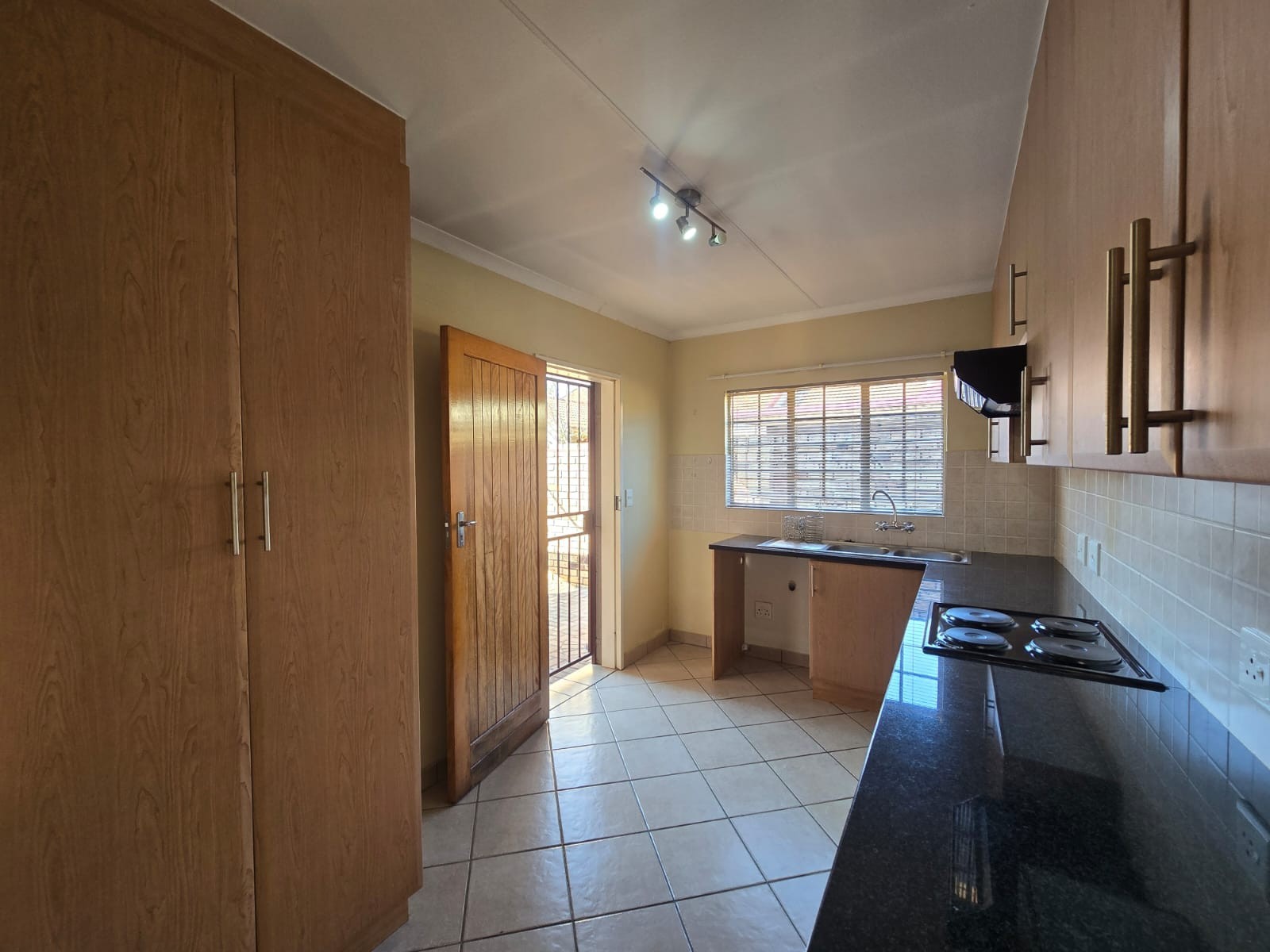 Townhouse For Sale in Sinoville, Pretoria