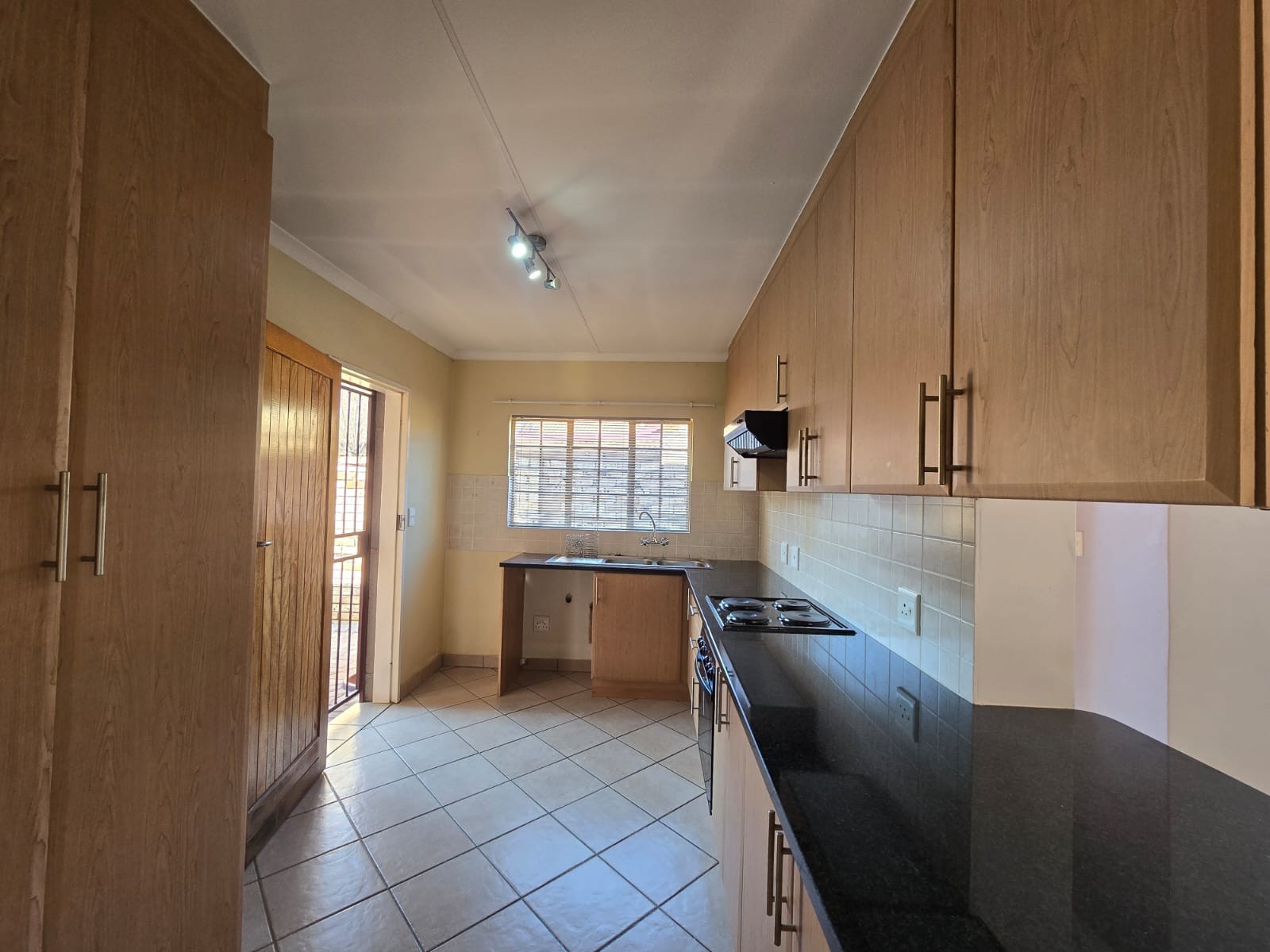 Townhouse For Sale in Sinoville, Pretoria