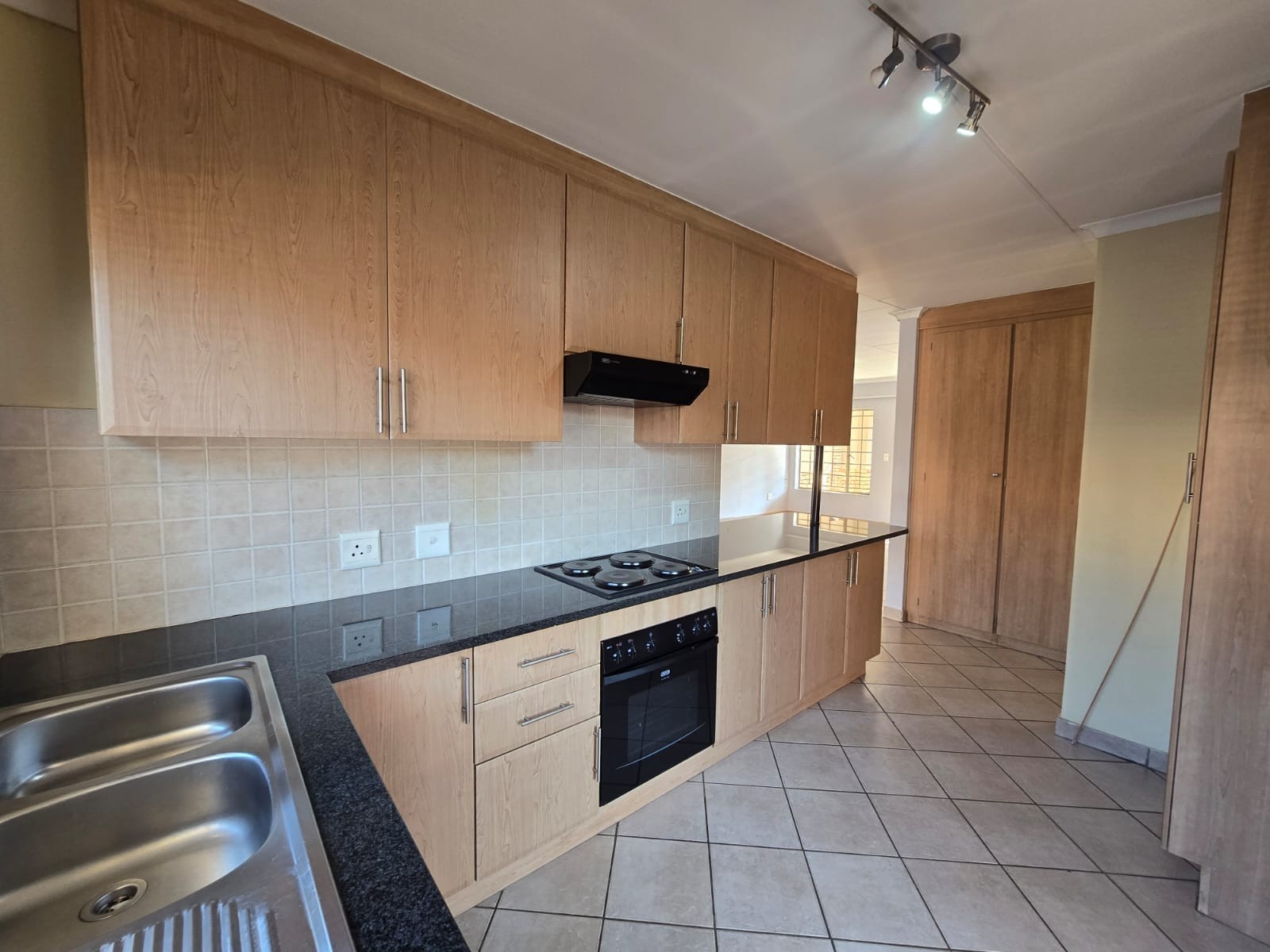 Townhouse For Sale in Sinoville, Pretoria